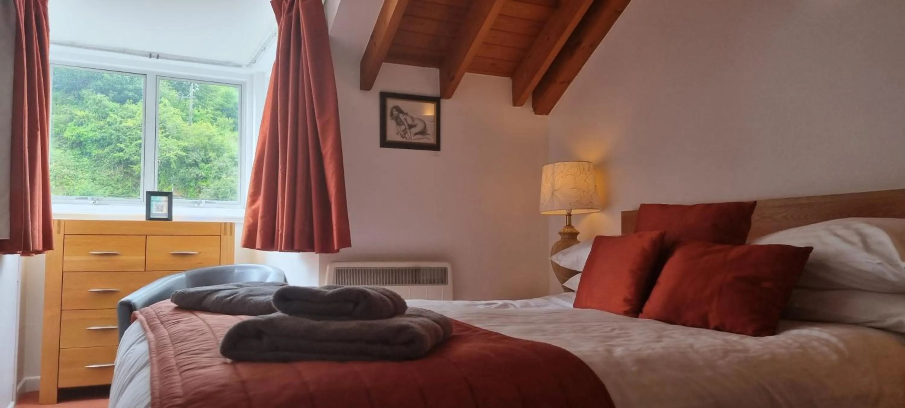 Bed in The Crumplehorn Inn & Mill