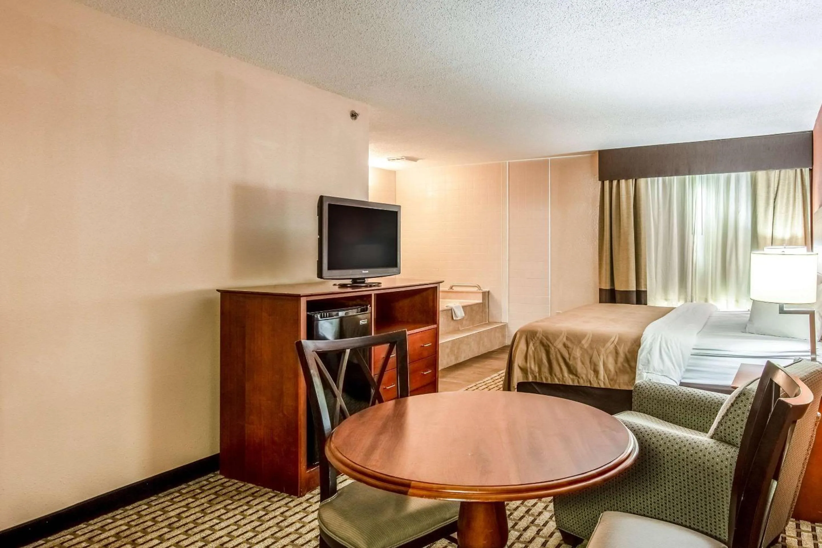 Photo of the whole room, Bed in Quality Inn & Suites