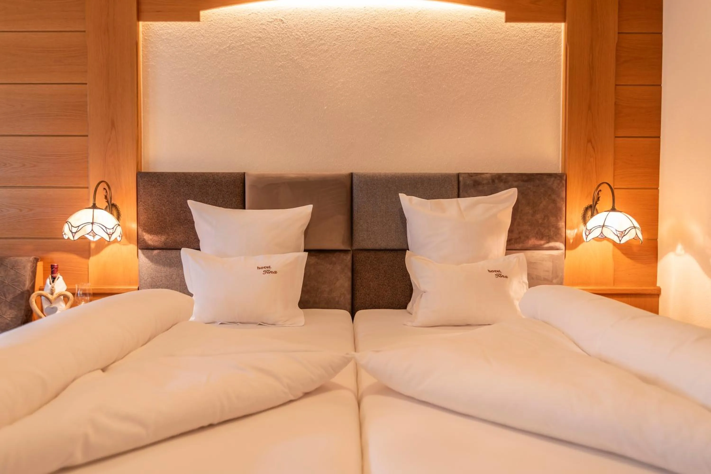 Photo of the whole room, Bed in Hotel Garni Apart TINA