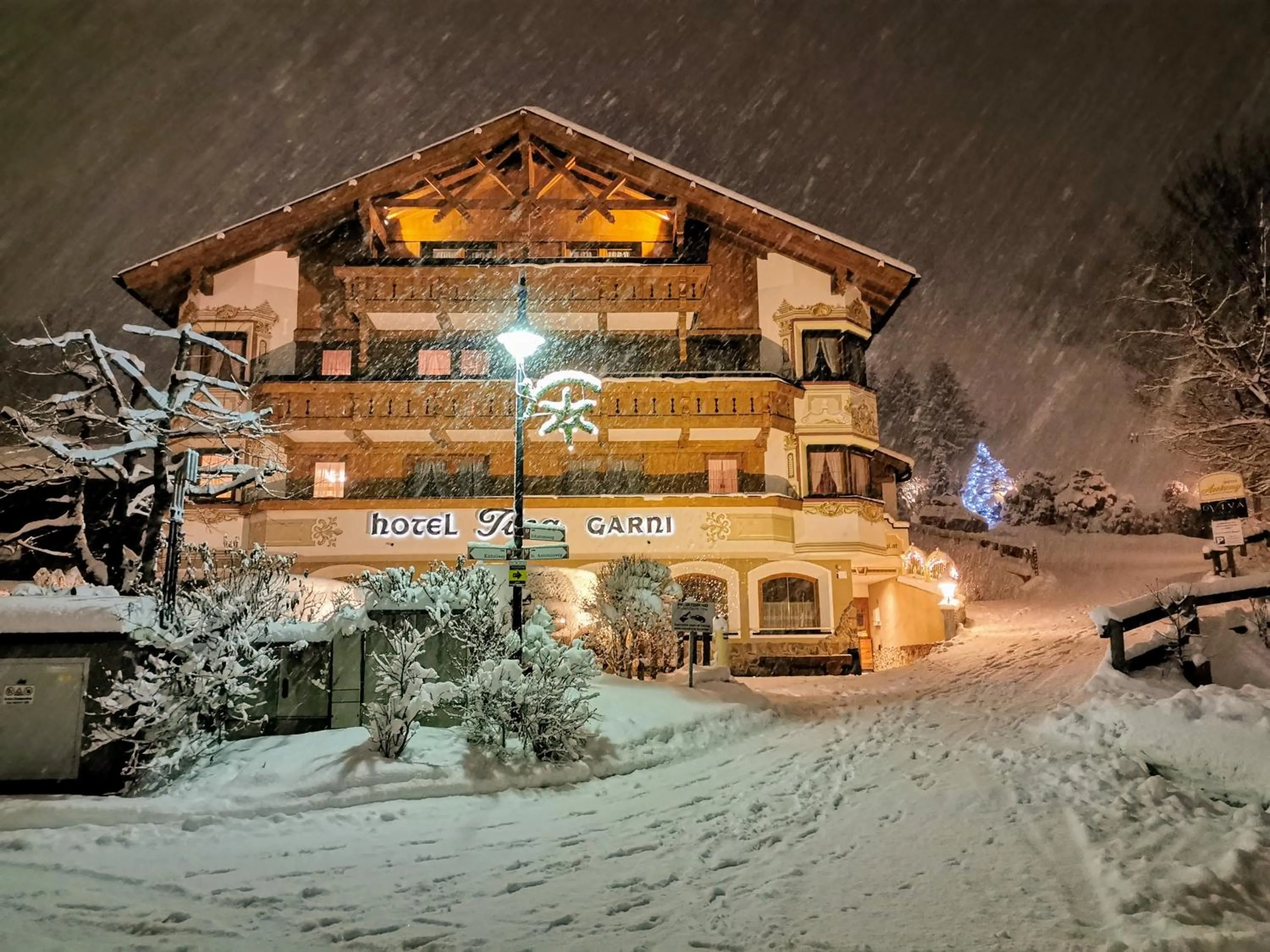 Property building in Hotel Garni Apart TINA