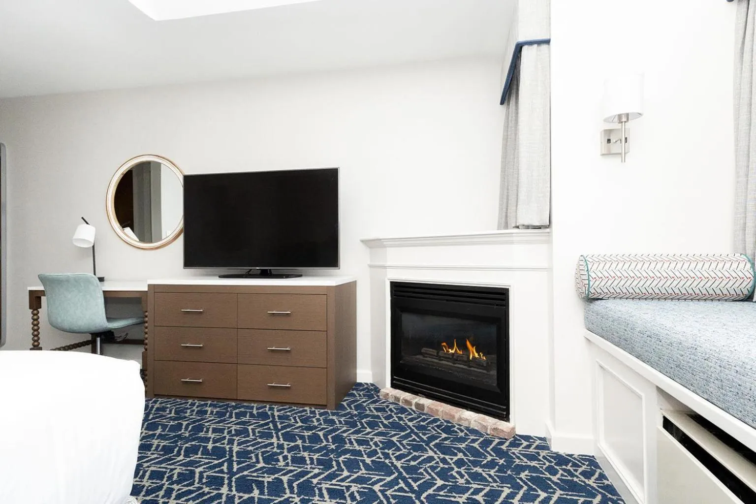 Bed in Mill Falls Resort Collection at the Lake