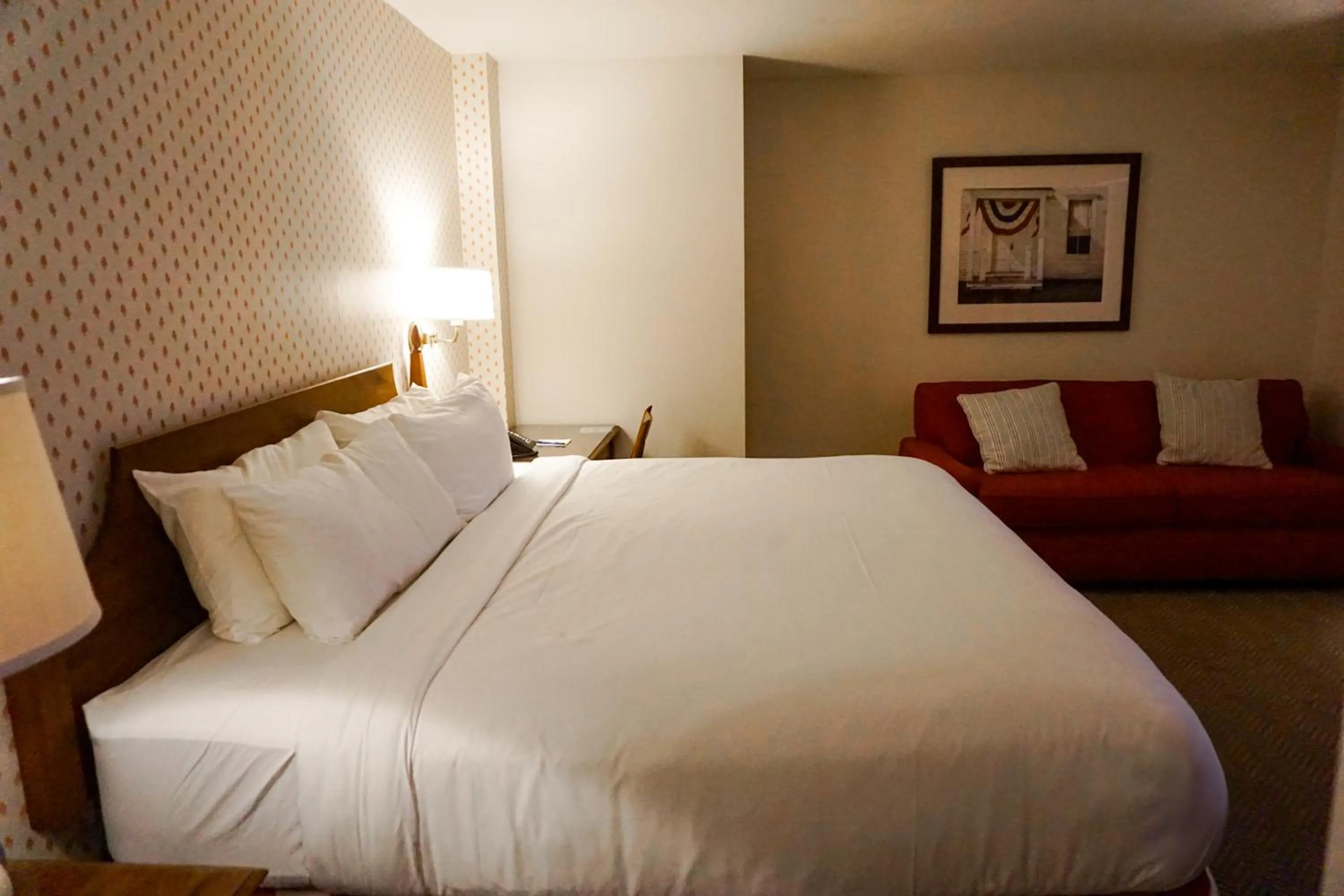 Bed in Mill Falls Resort Collection at the Lake