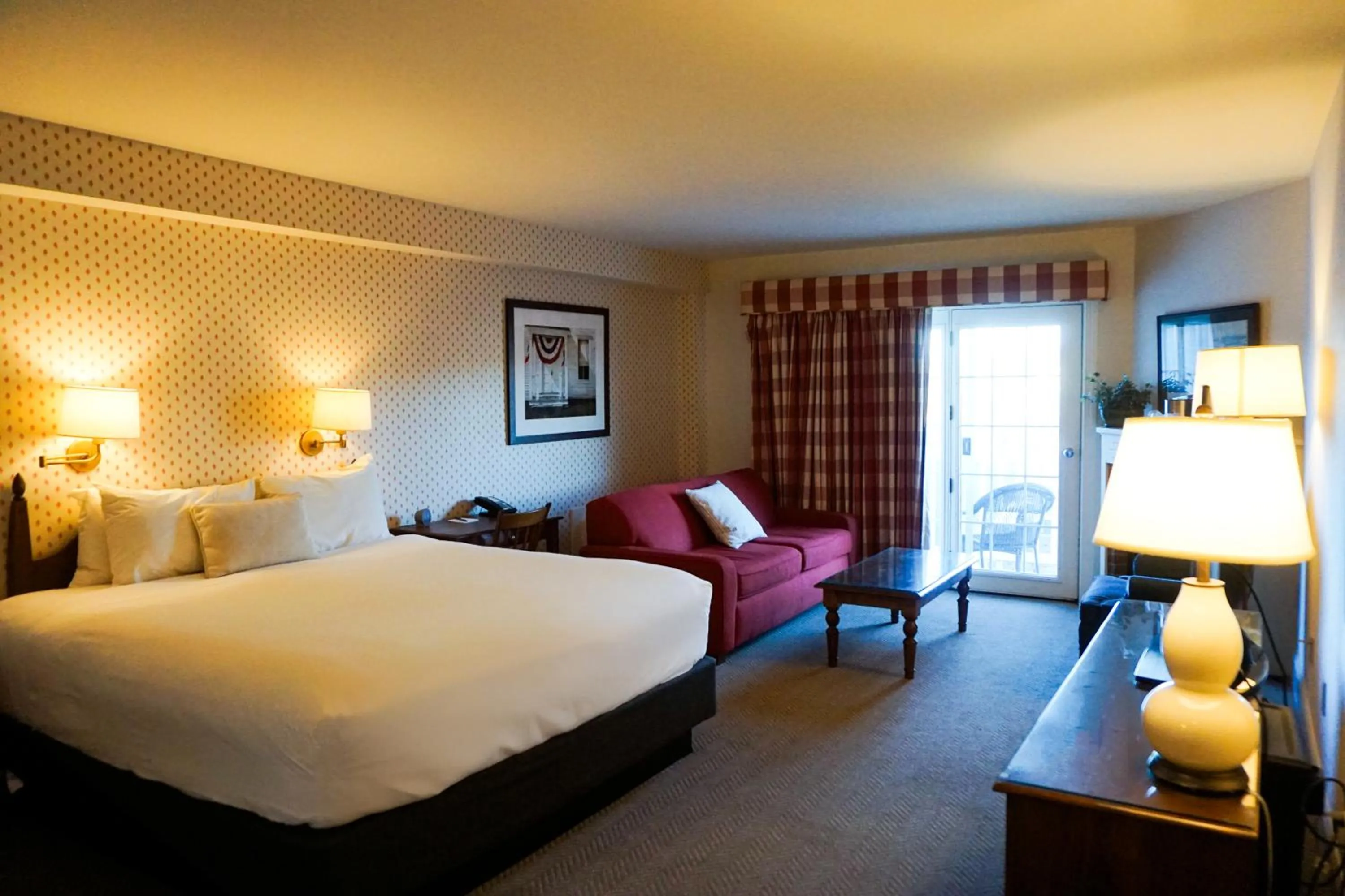 Bed in Mill Falls Resort Collection at the Lake