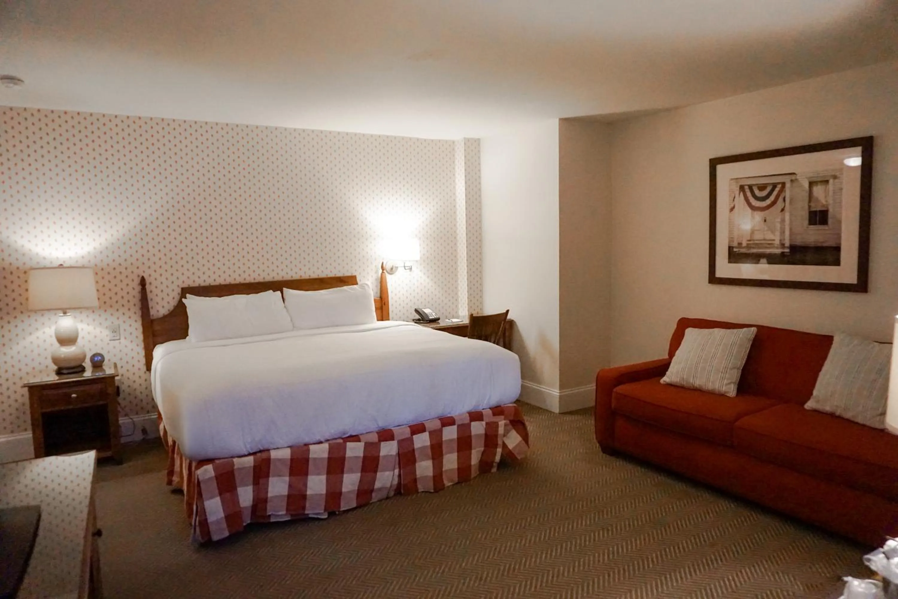 Bed in Mill Falls Resort Collection at the Lake