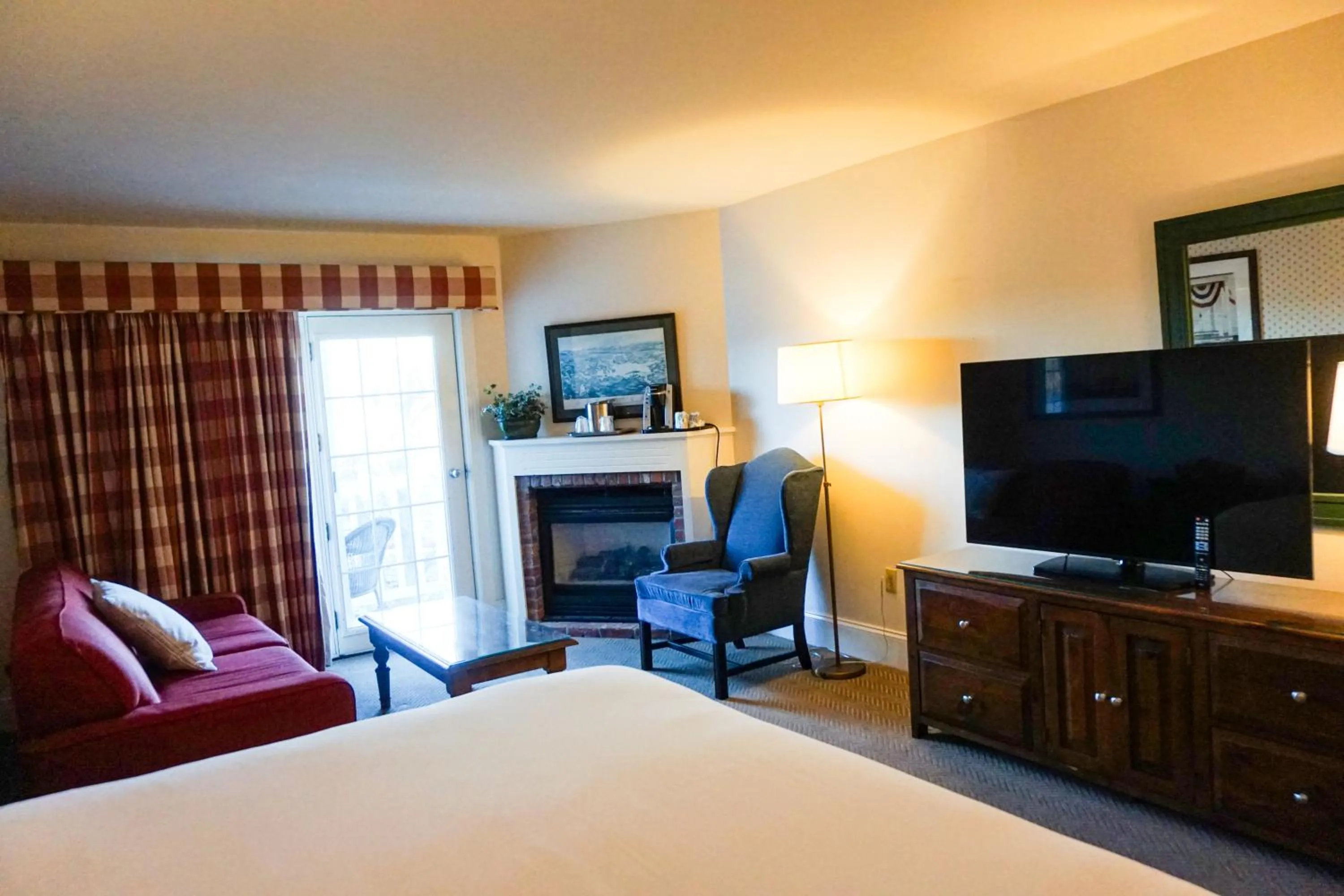 Bed in Mill Falls Resort Collection at the Lake