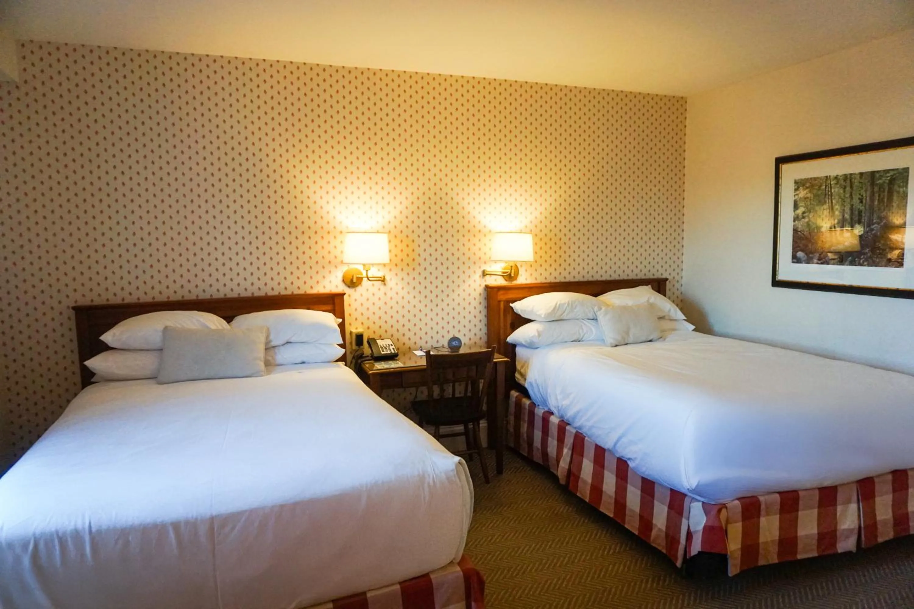 Bed in Mill Falls Resort Collection at the Lake