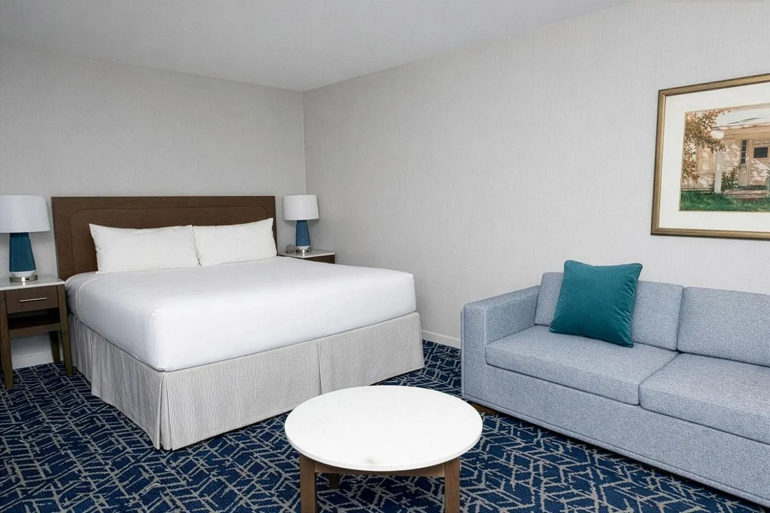 Bed in Mill Falls Resort Collection at the Lake