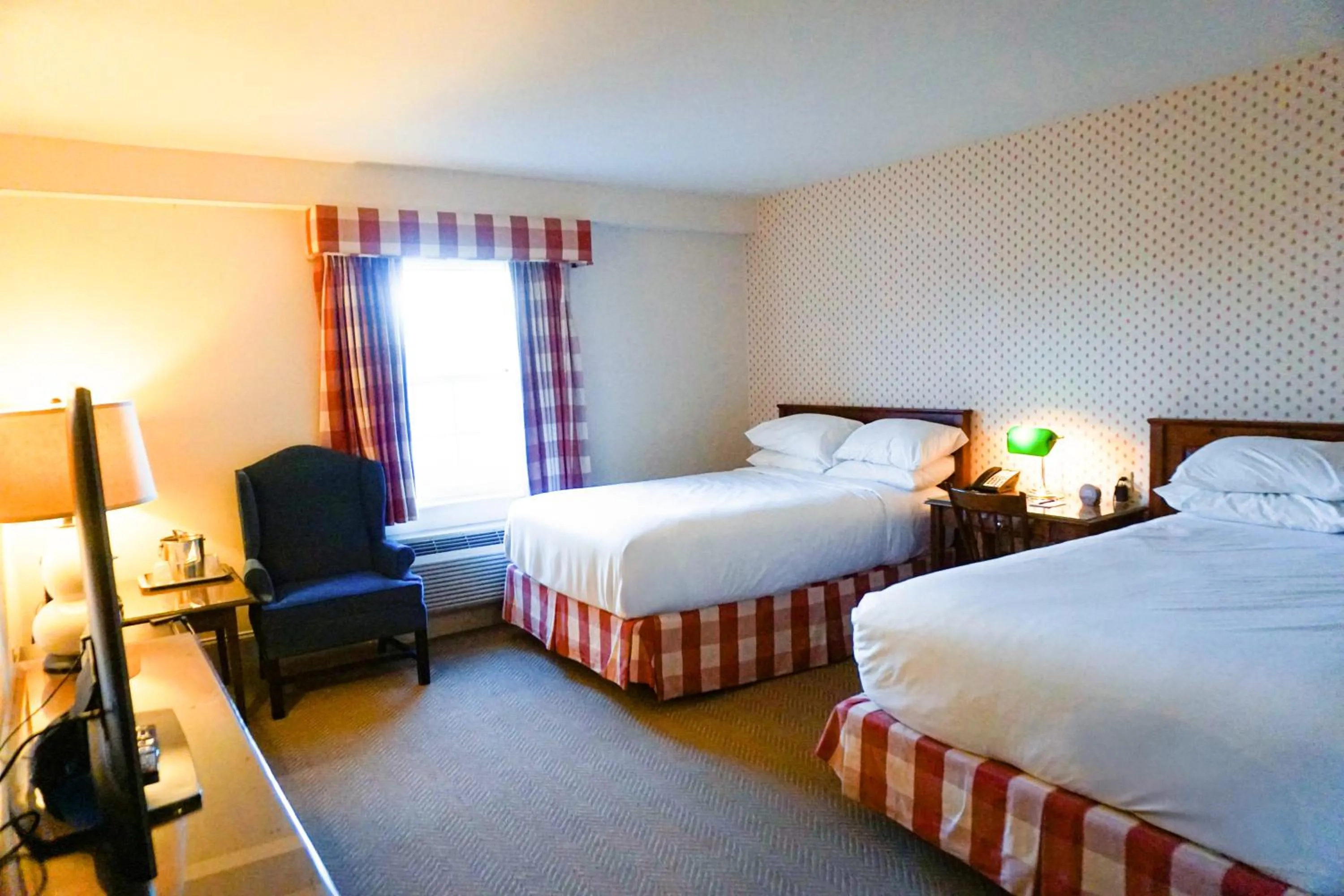 Bed in Mill Falls Resort Collection at the Lake