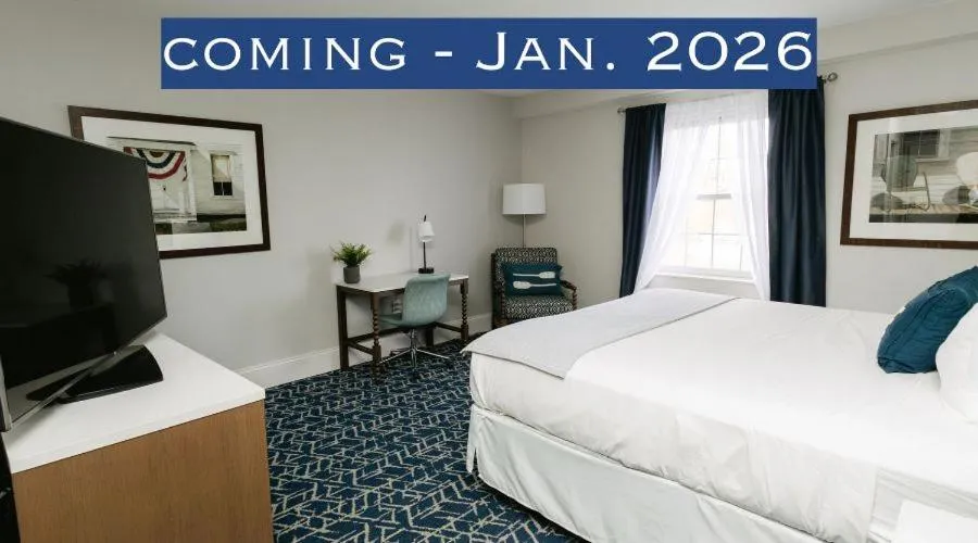 Bed in Mill Falls Resort Collection at the Lake