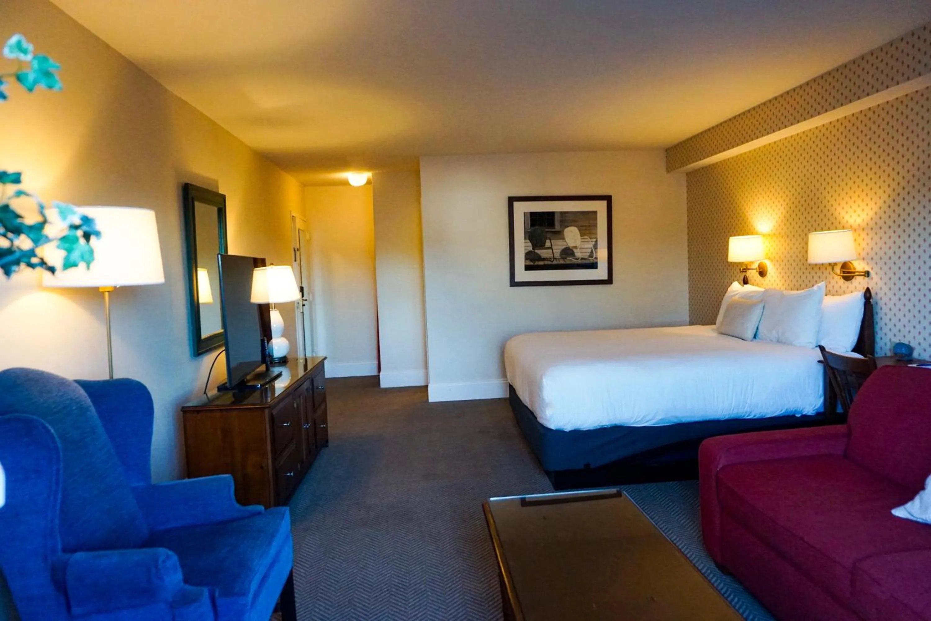 Bed in Mill Falls Resort Collection at the Lake