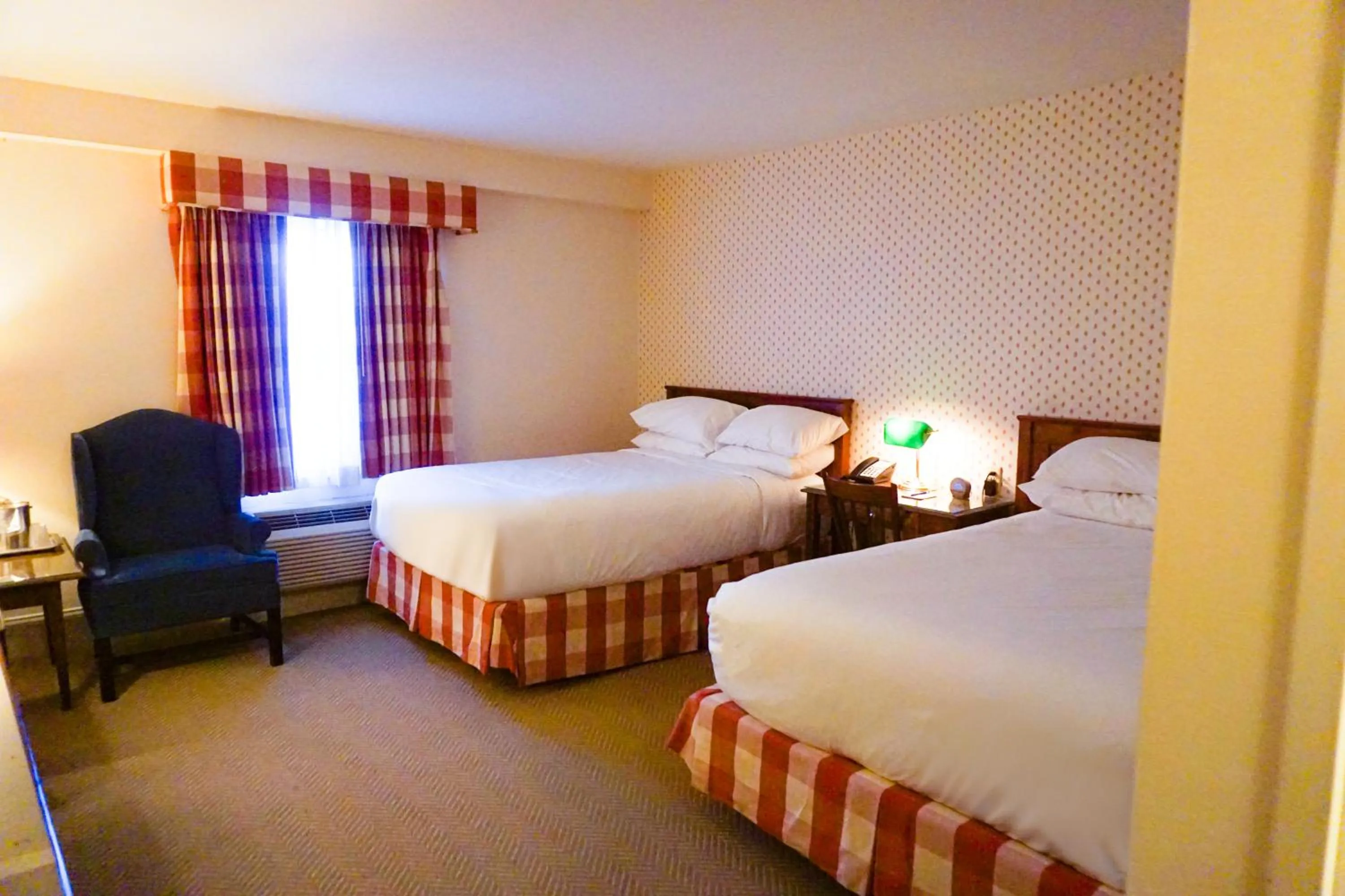 Bed in Mill Falls Resort Collection at the Lake