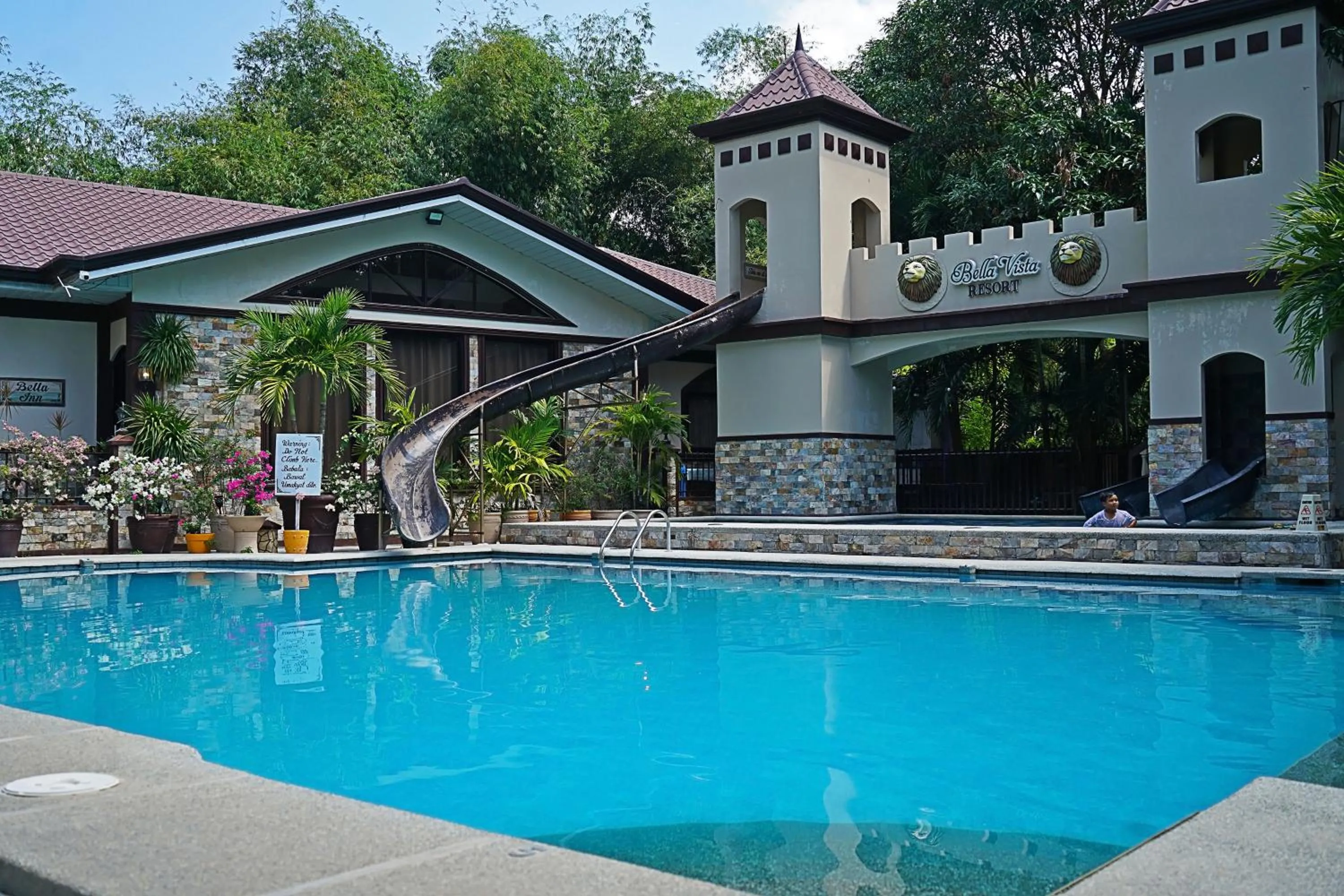 Property building in Bella Vista Resort