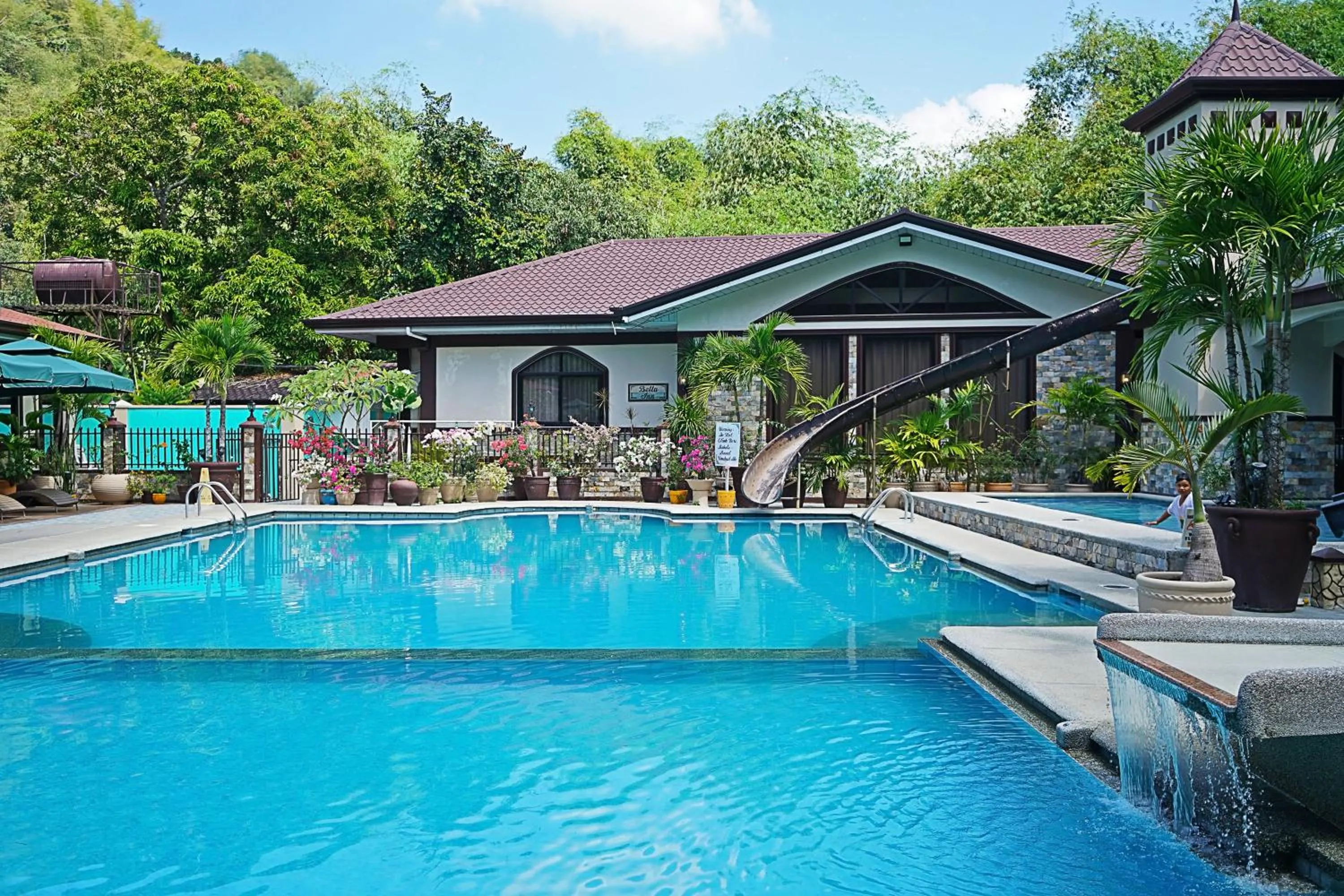 Property building in Bella Vista Resort