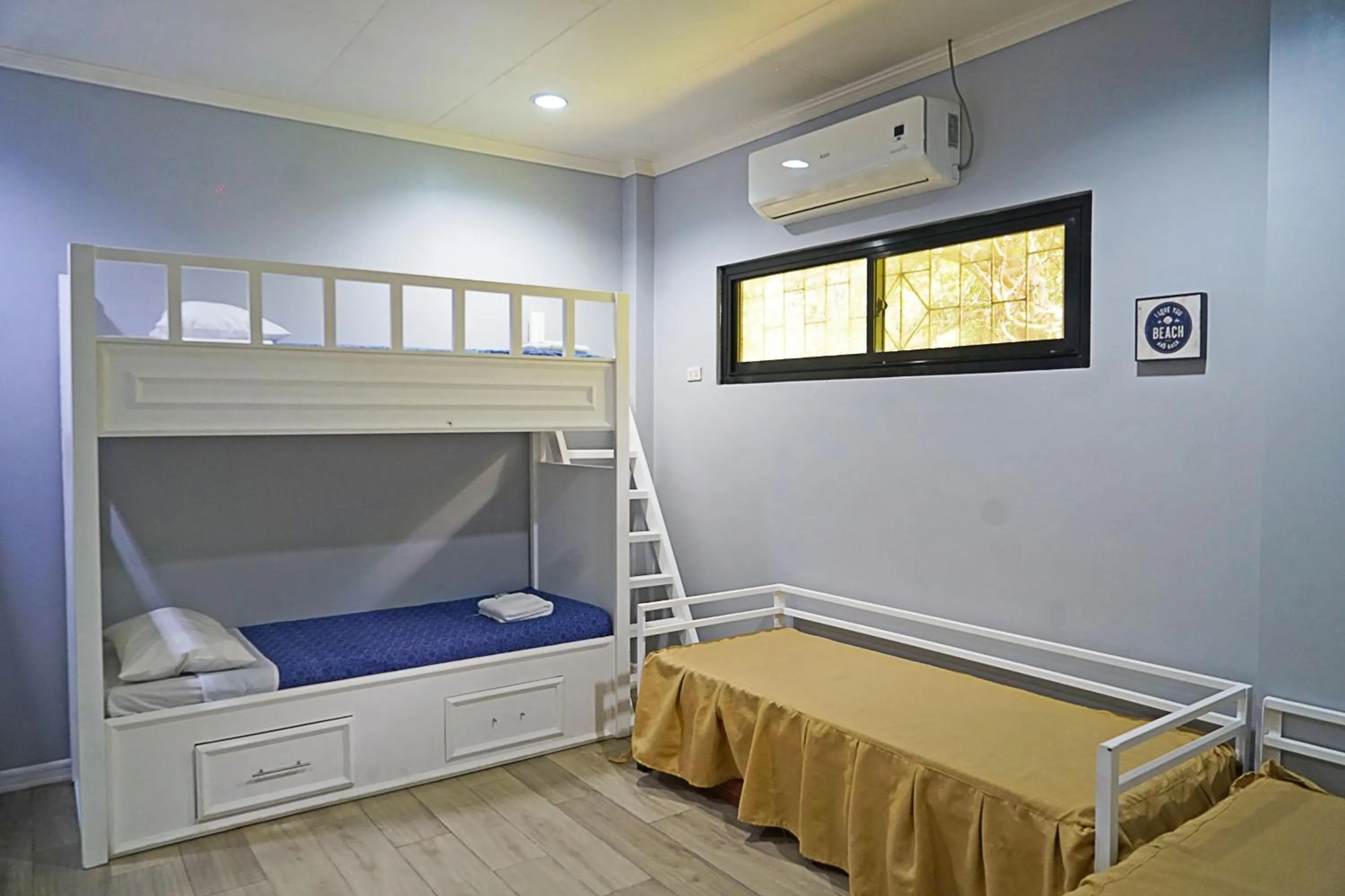 Property building, Bed in Bella Vista Resort