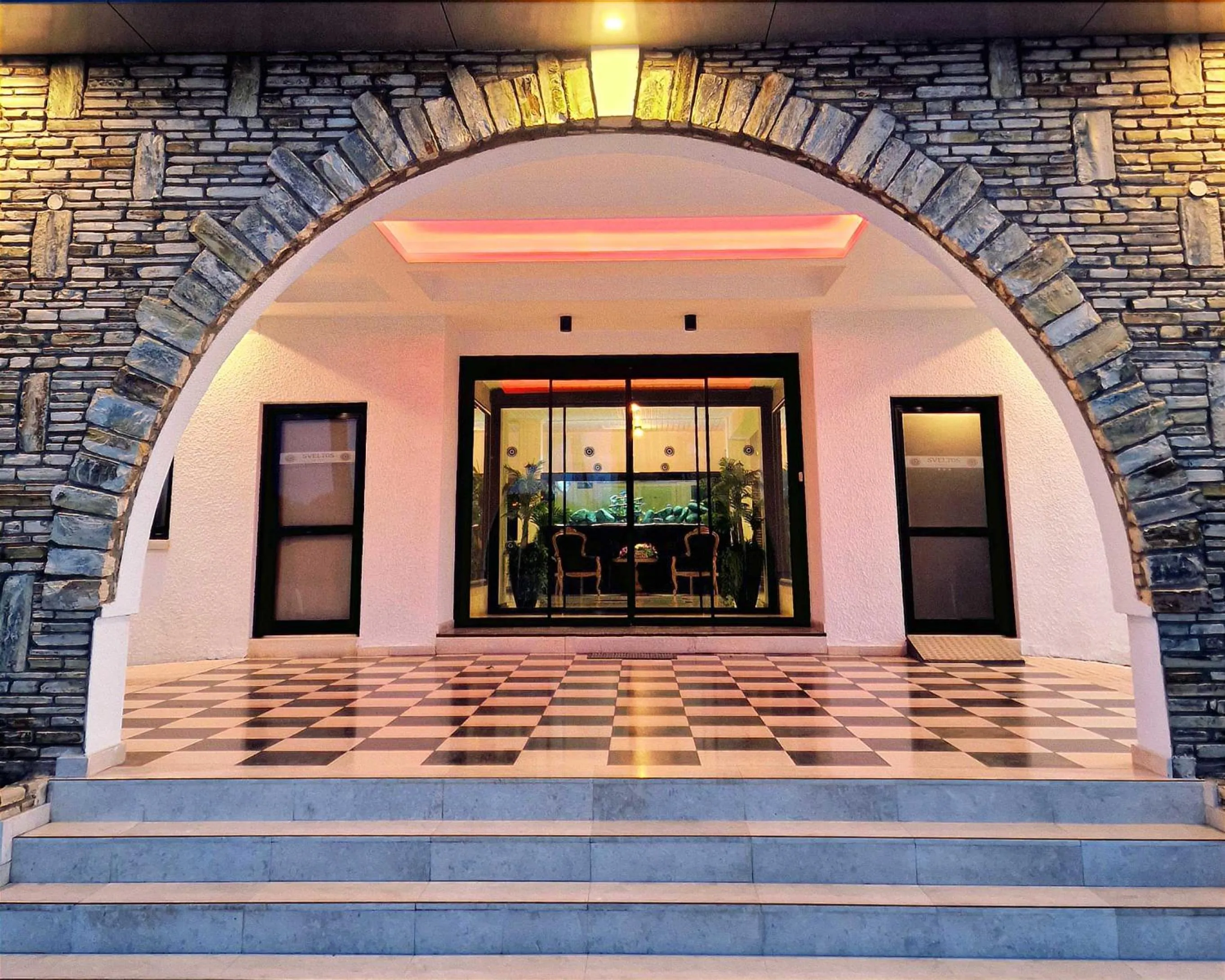 Facade/entrance in Sveltos Hotel