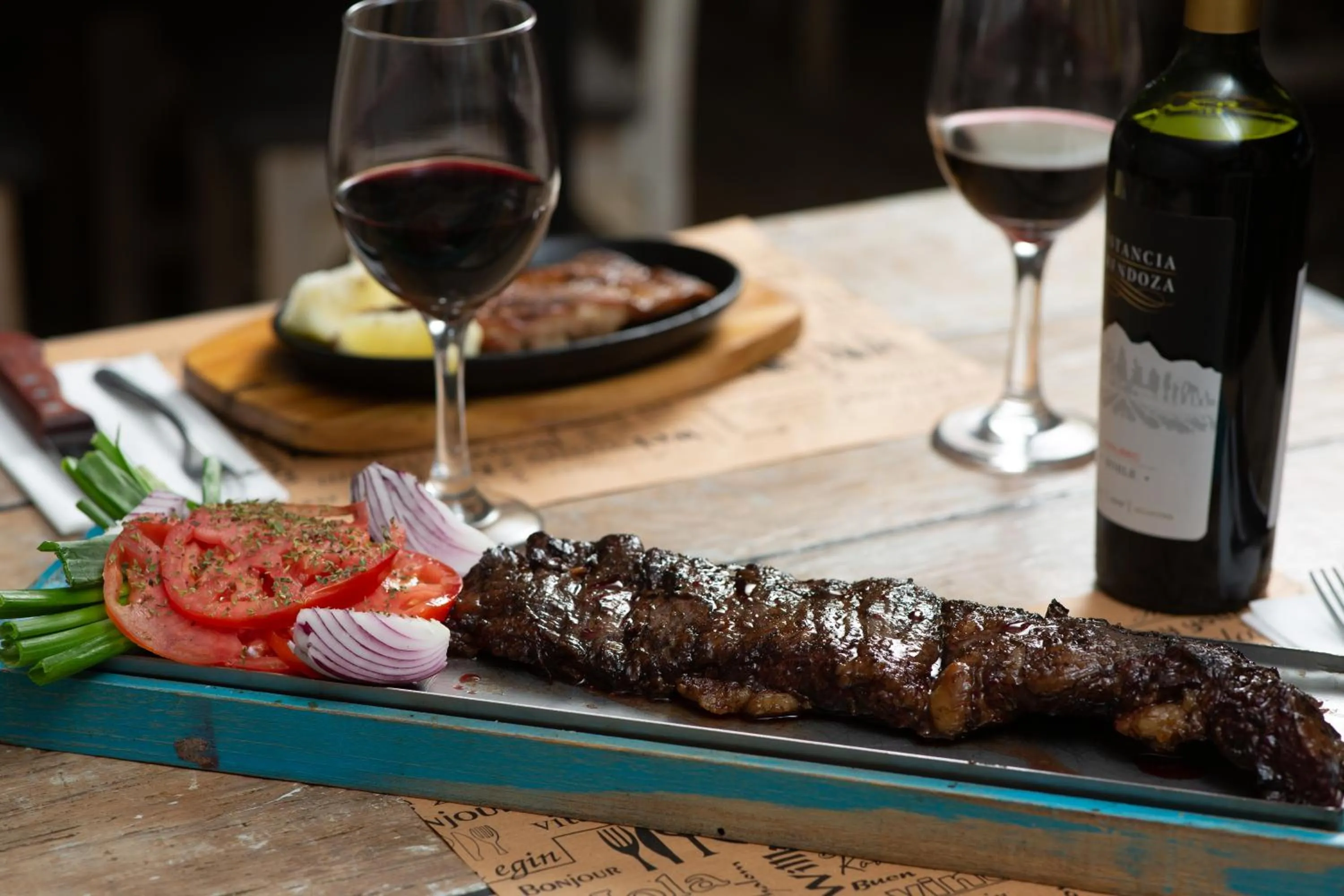 Food and drinks in Esplendor by Wyndham Mendoza