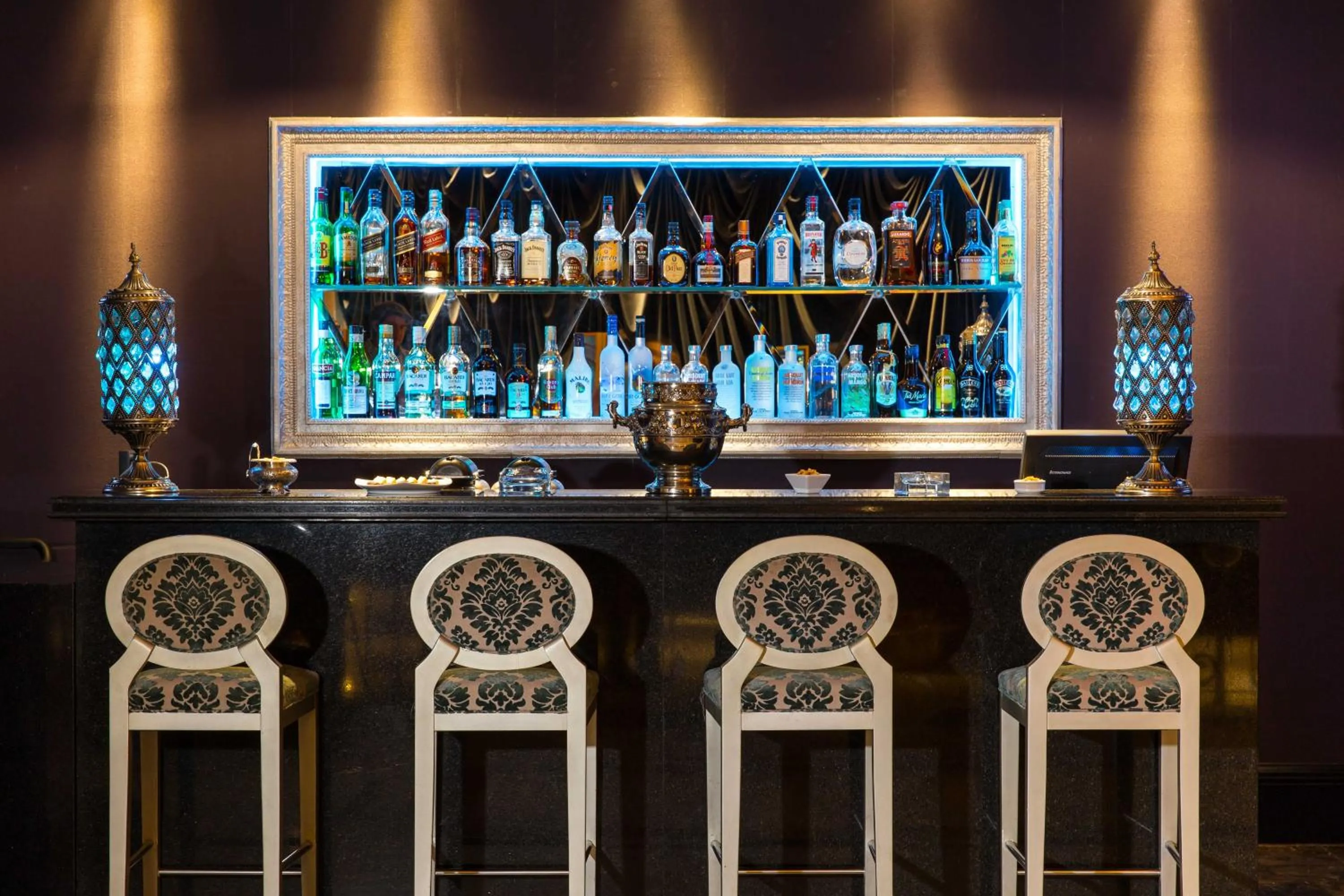 Lounge or bar in Esplendor by Wyndham Mendoza