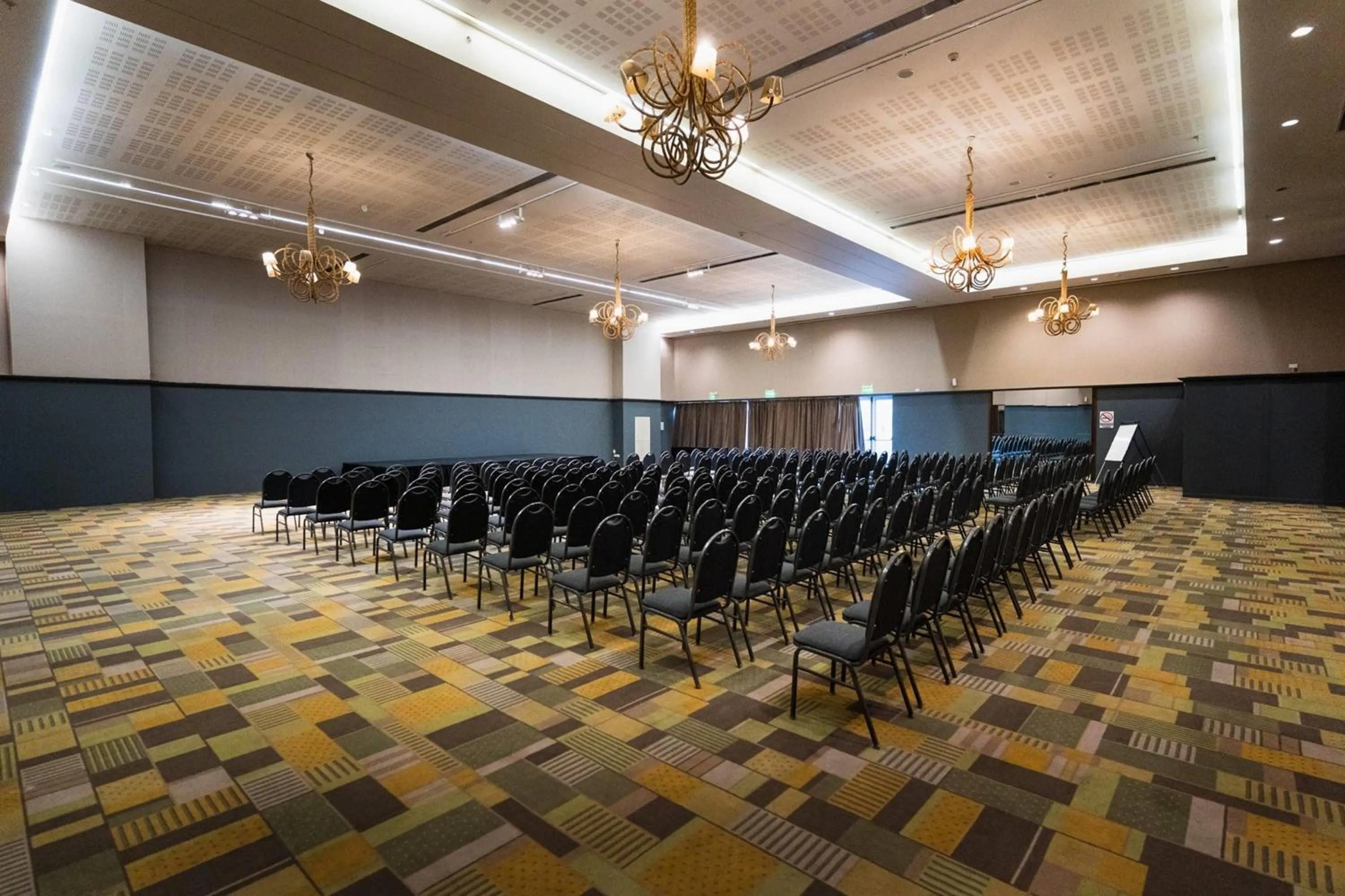 Meeting/conference room in Esplendor by Wyndham Mendoza