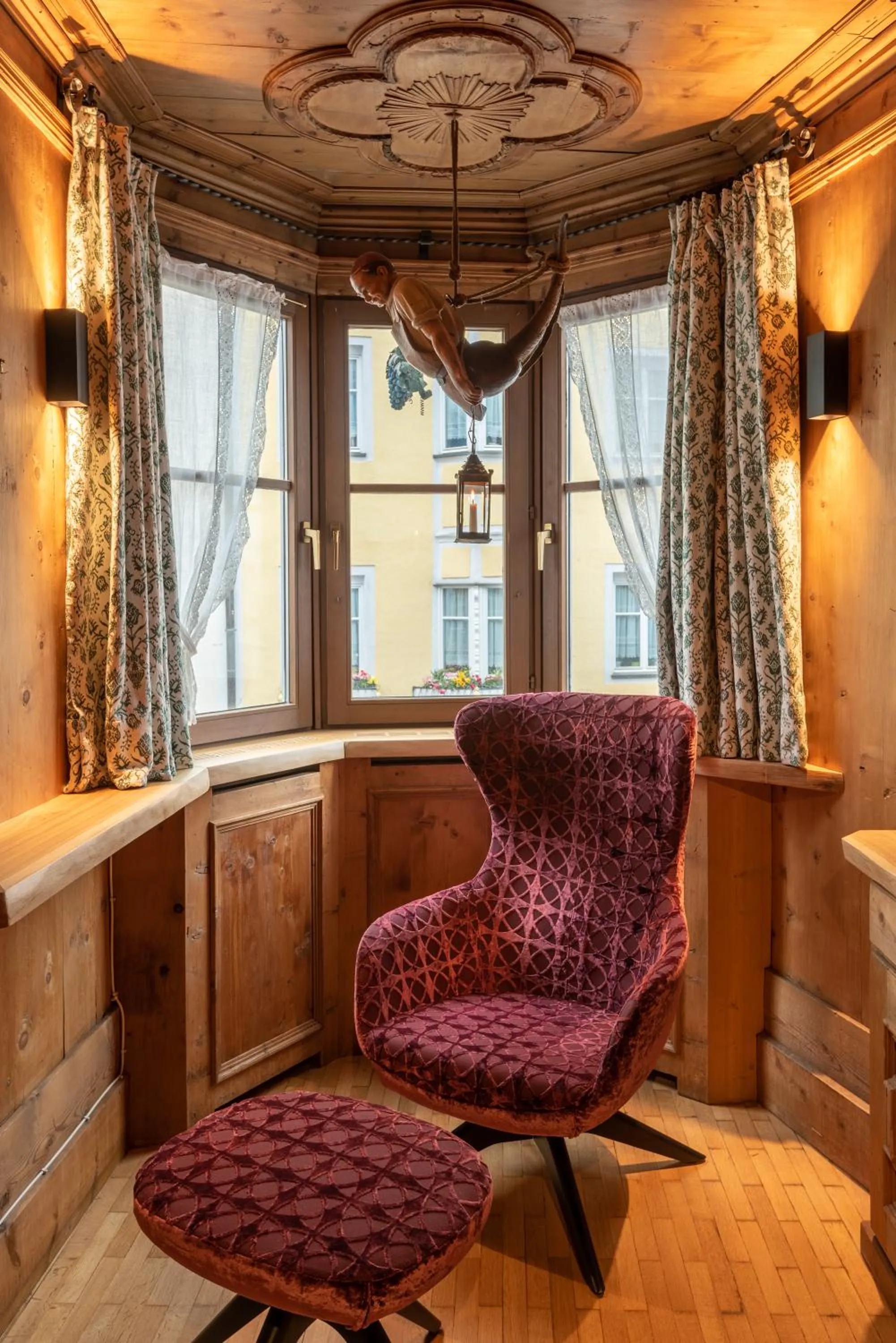 Communal lounge/ TV room in Posthotel Lamm