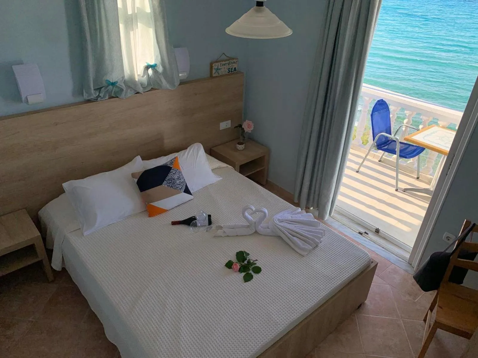 Bed in Clear Horizon