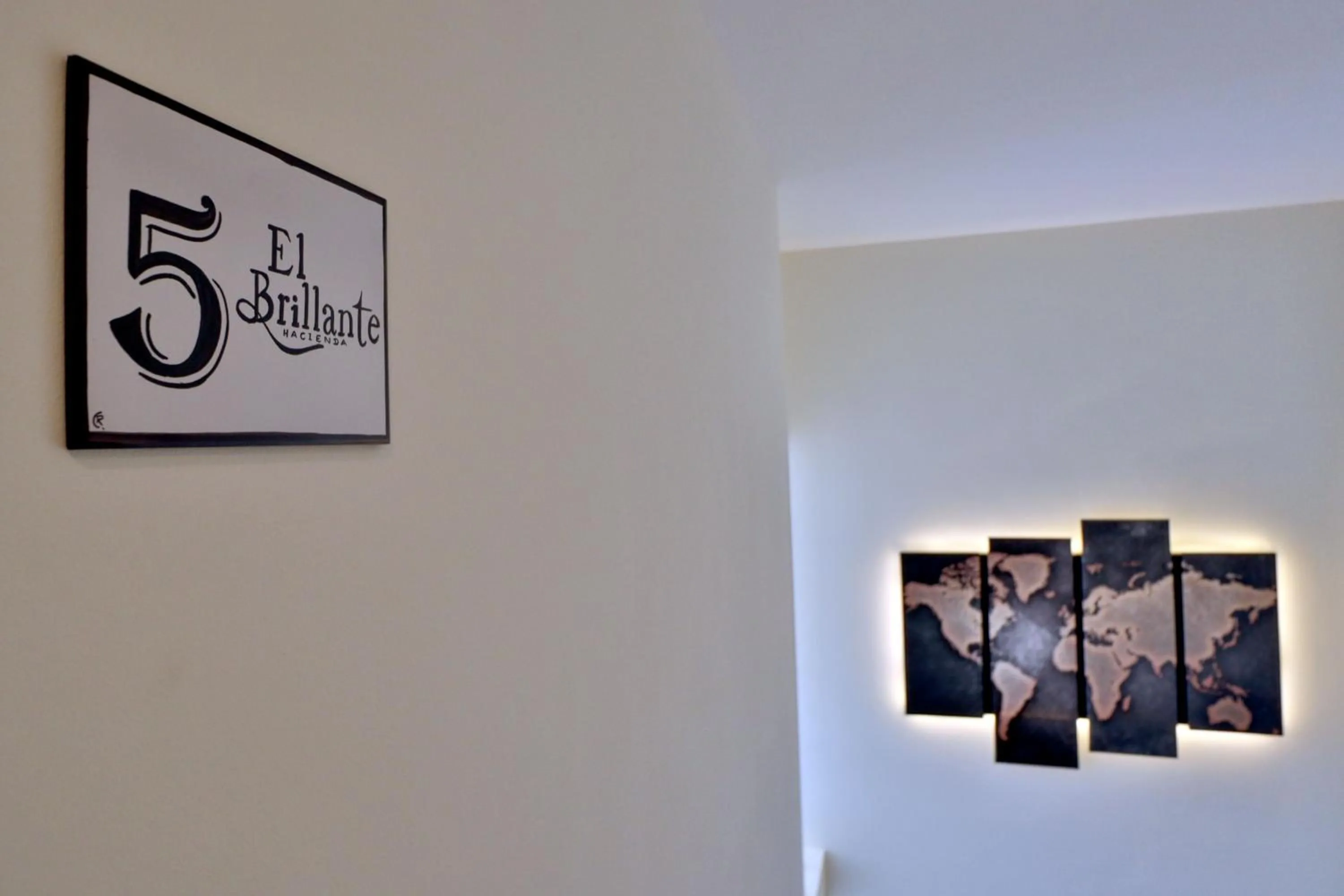 Property logo or sign in Hacienda El Brillante
