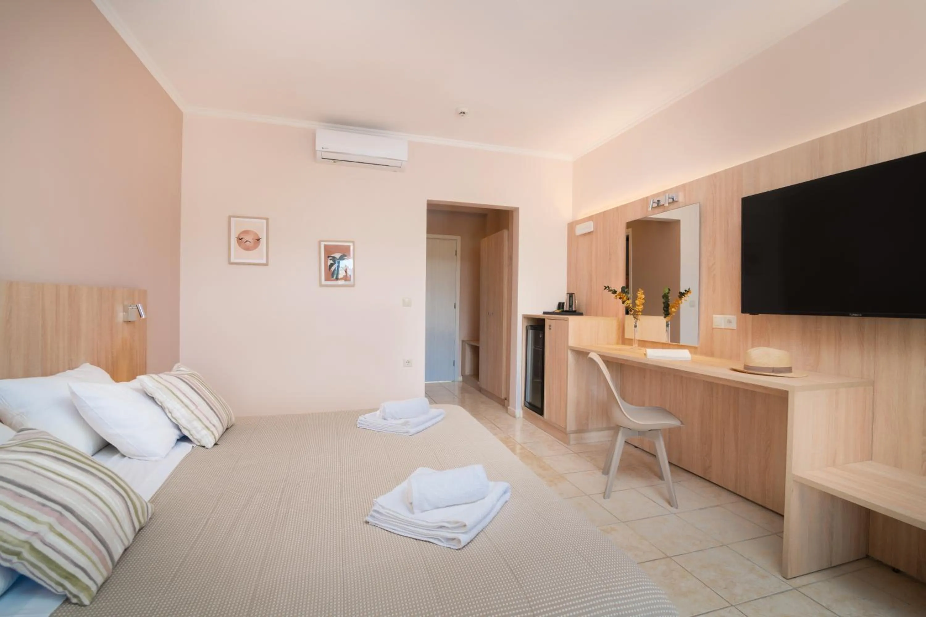 Bedroom, Bed in Hotel Varres