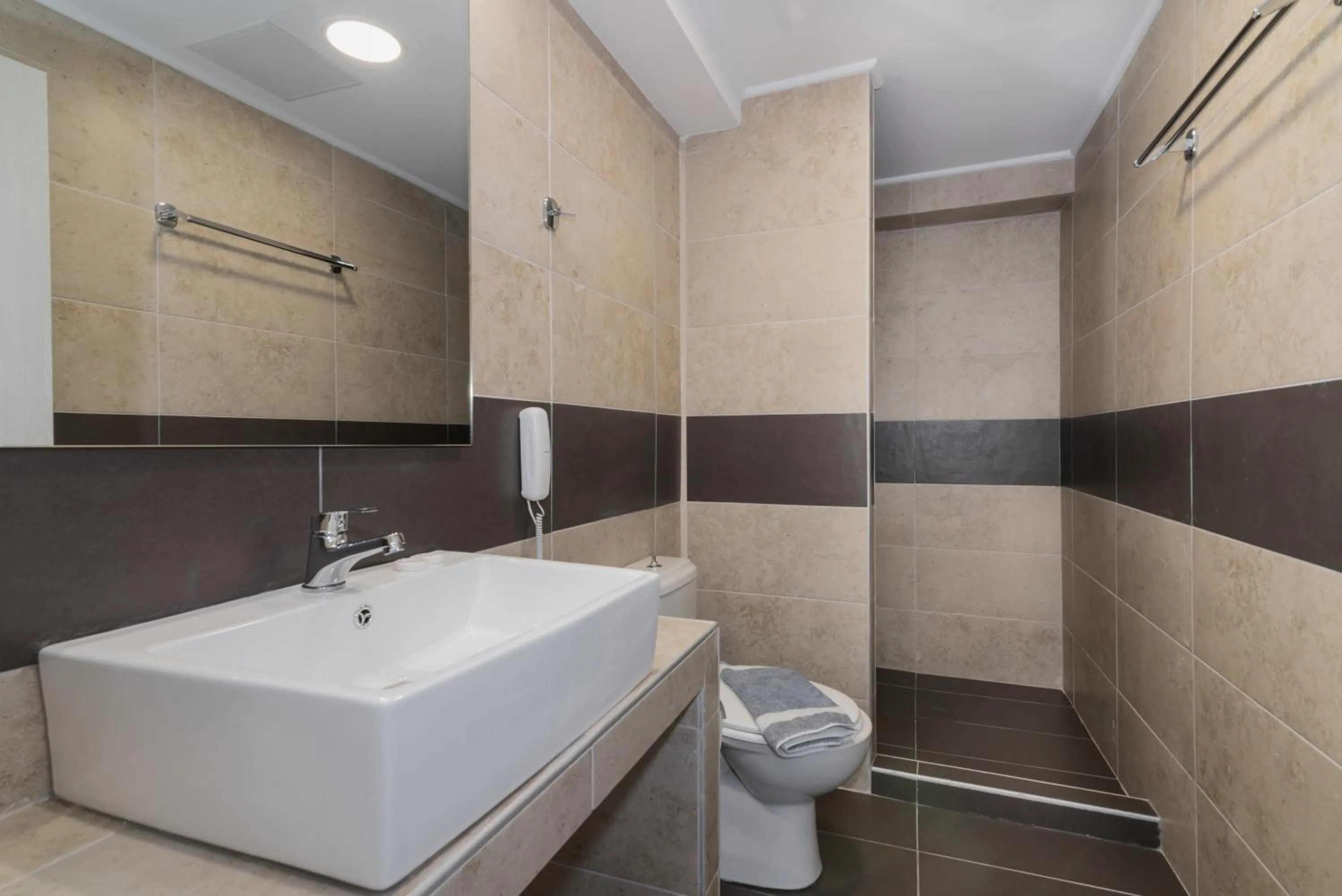 Bathroom in Hotel Varres