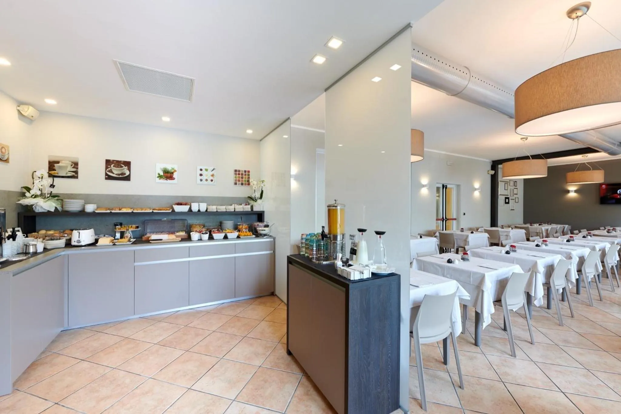 Restaurant/places to eat in Albergo Del Garda