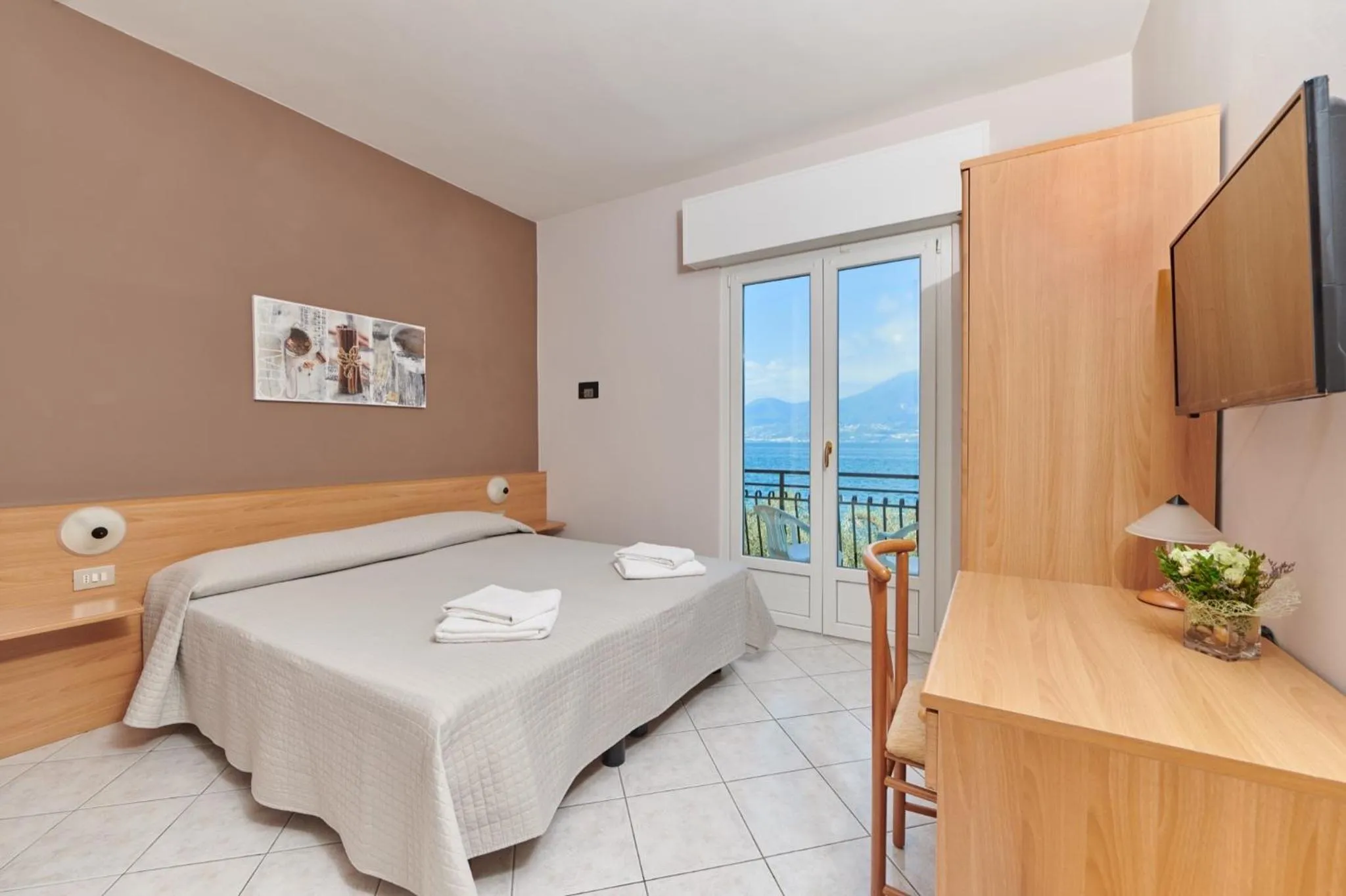 Photo of the whole room, Bed in Albergo Del Garda