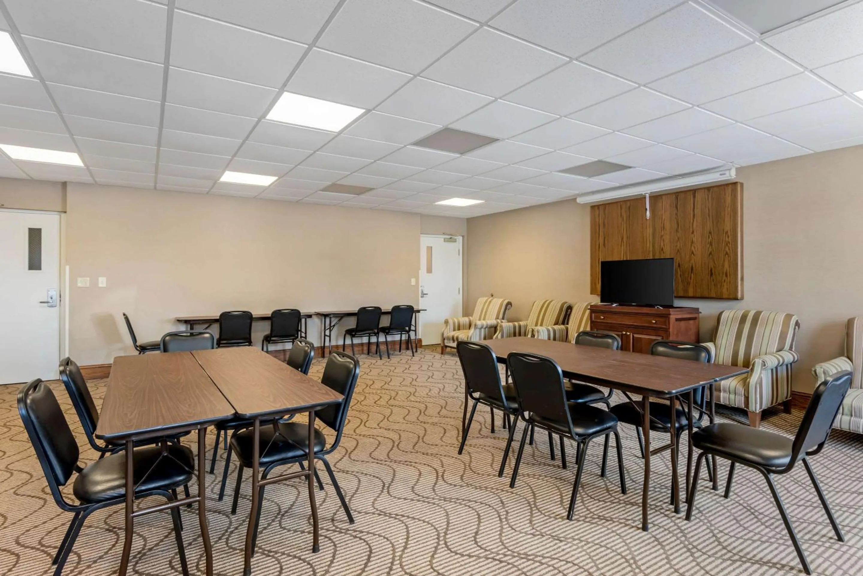 Meeting/conference room in Comfort Inn & Suites Dover near Speedway