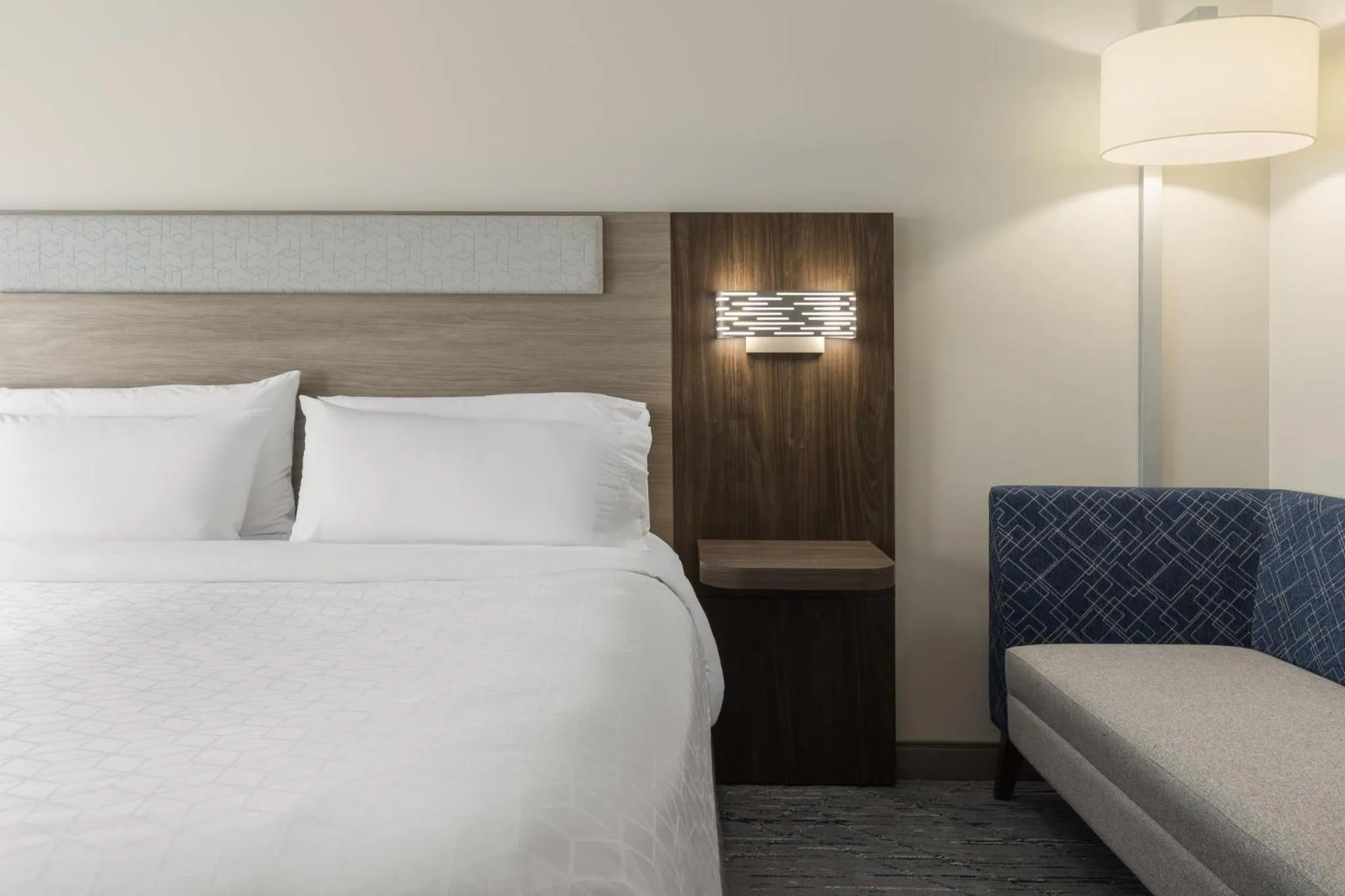 Photo of the whole room, Bed in Holiday Inn Express Hotel & Suites Brockville by IHG