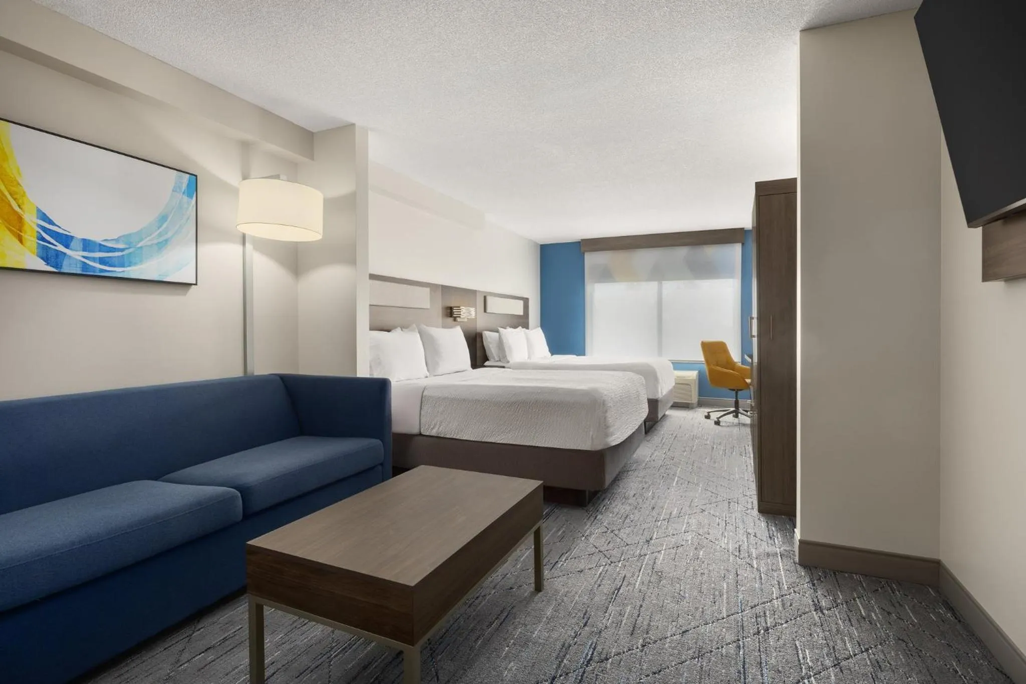 Photo of the whole room, Bed in Holiday Inn Express Hotel & Suites Brockville by IHG