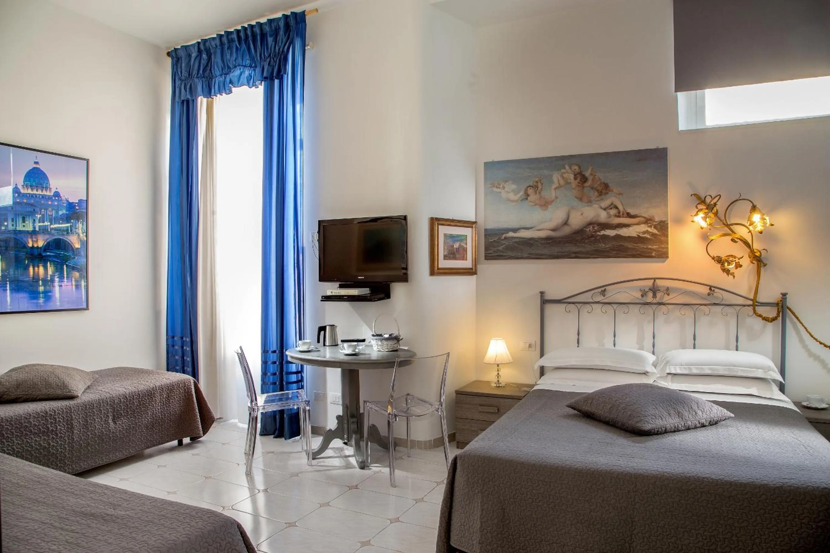 Photo of the whole room, Bed in Roma Central Guest House