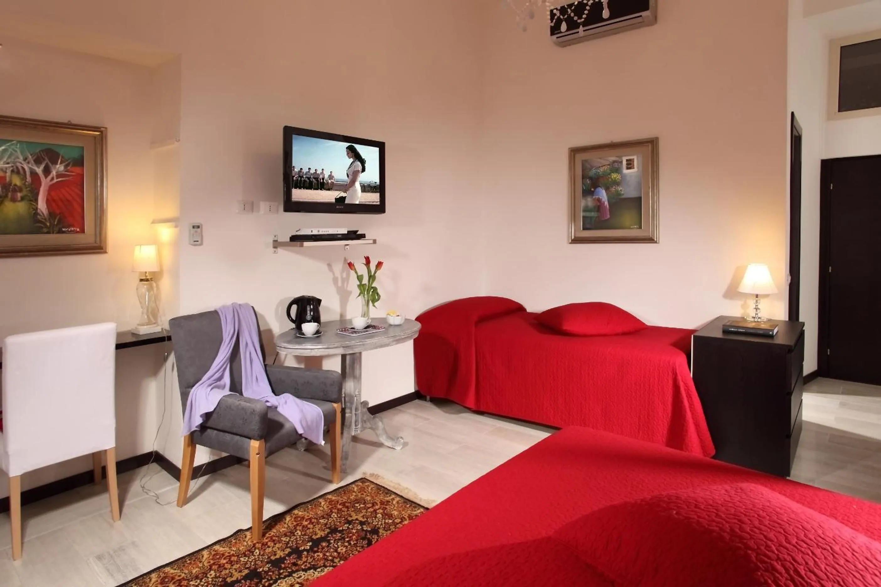 Photo of the whole room in Roma Central Guest House