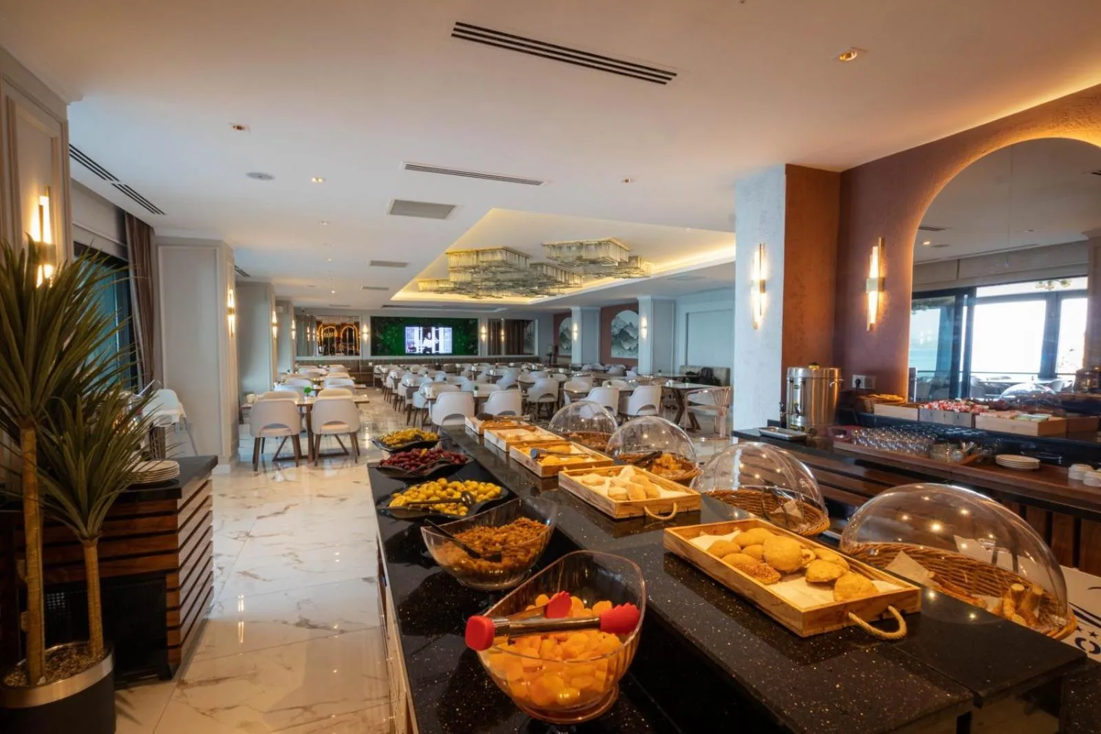 Buffet breakfast in Vira Otel Suites
