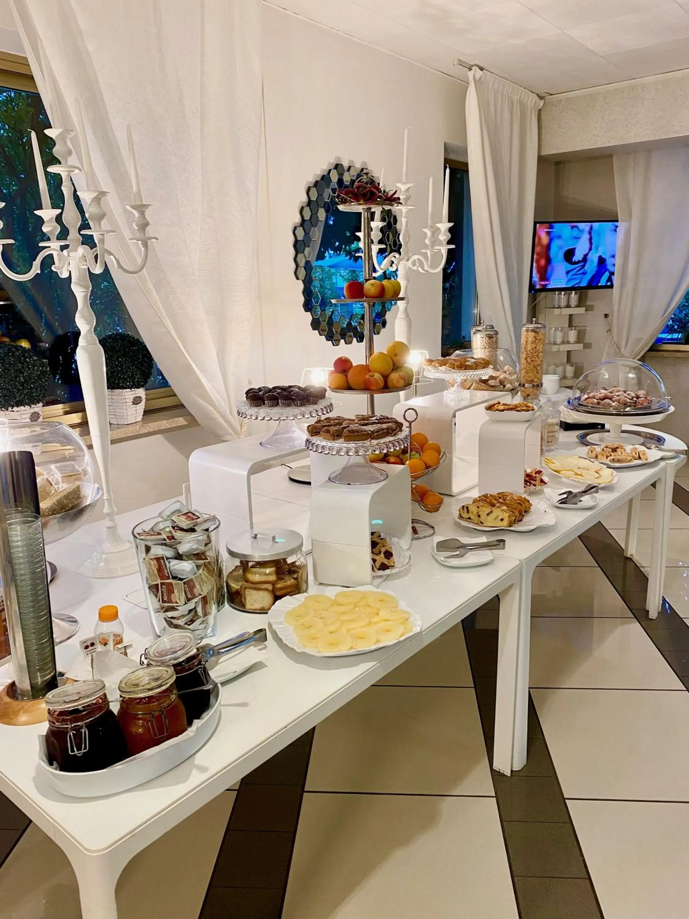 Breakfast in Hotel La Perla