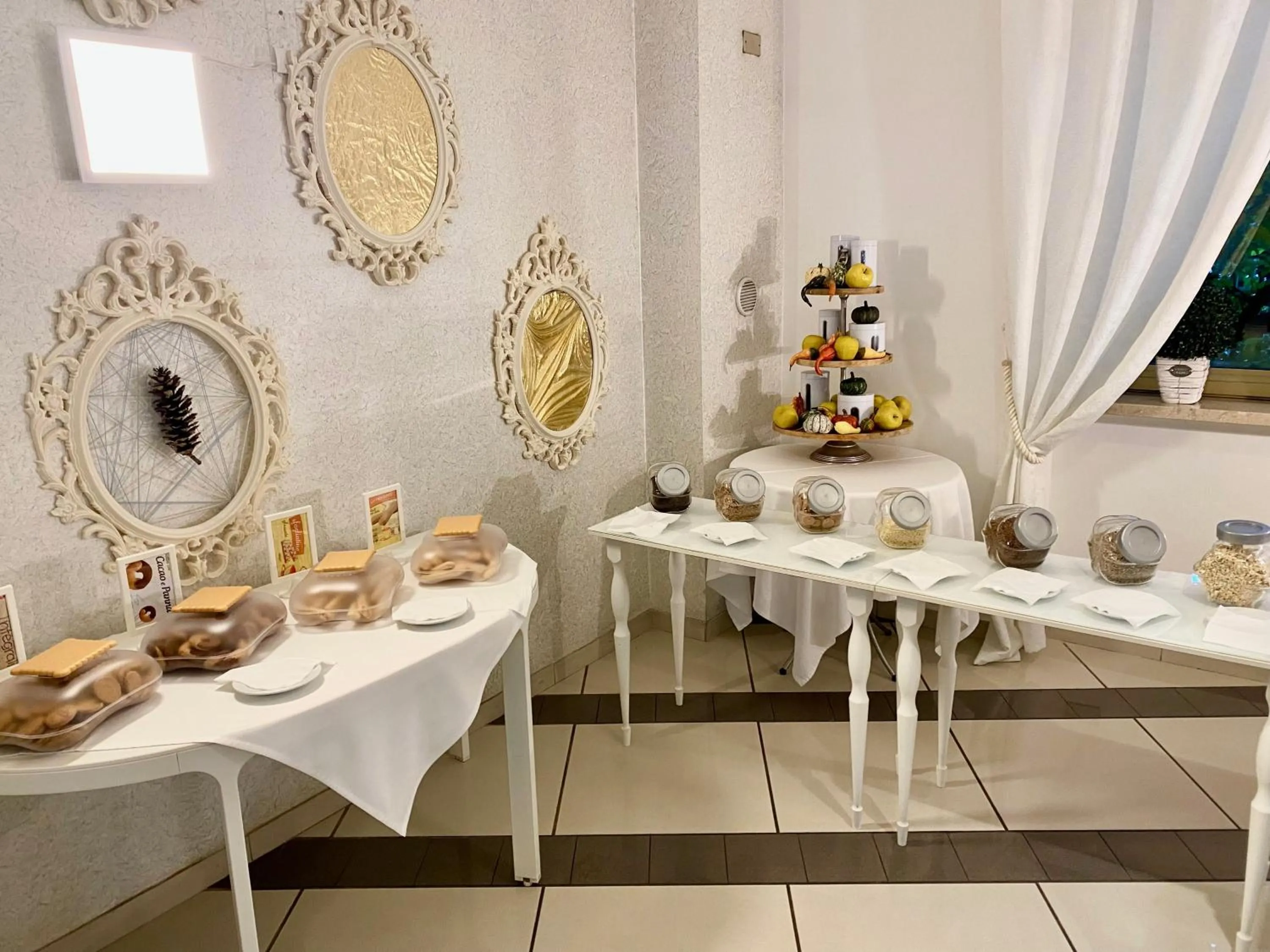 Breakfast in Hotel La Perla