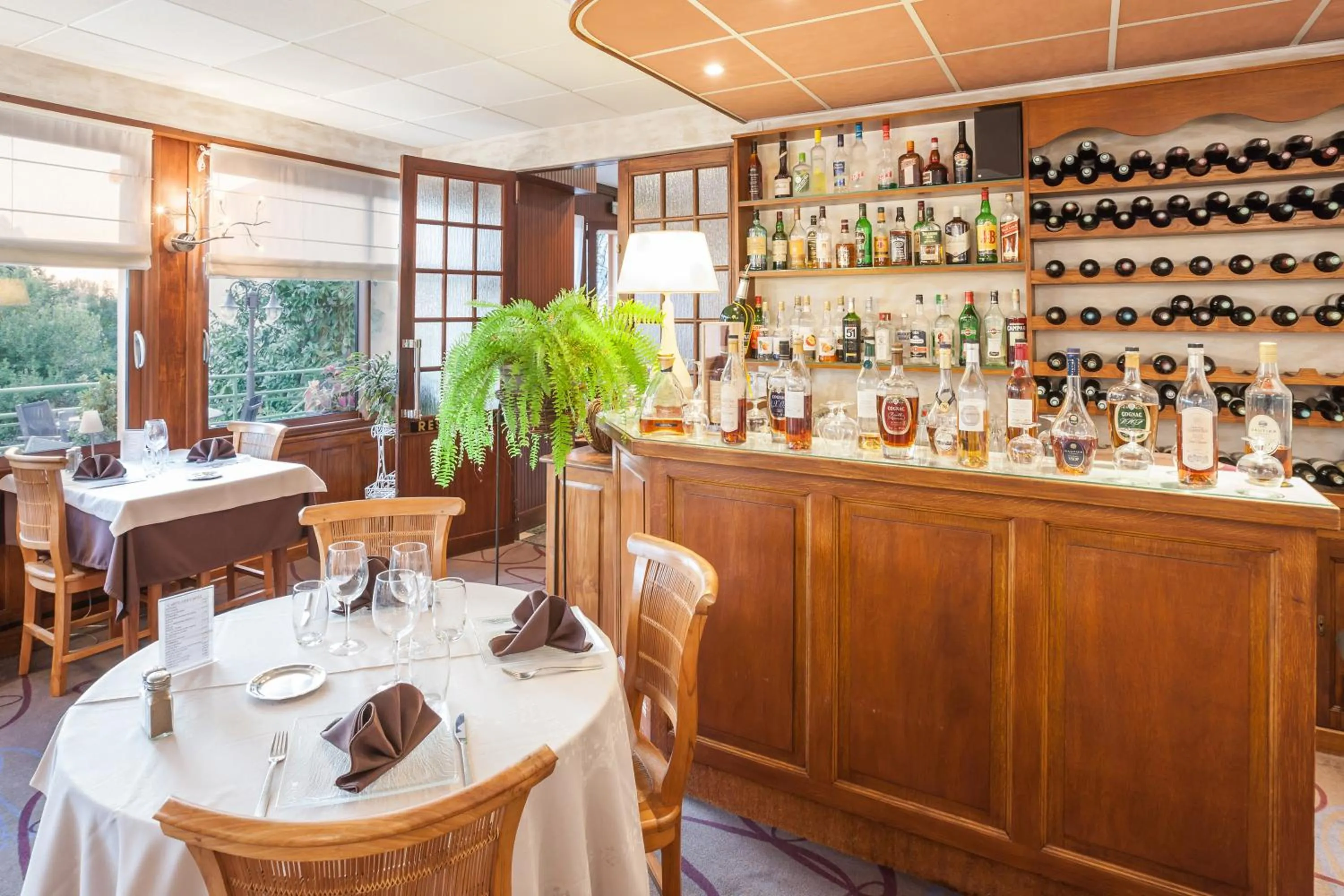 Nightclub / DJ in hôtel restaurant Beau-rivage