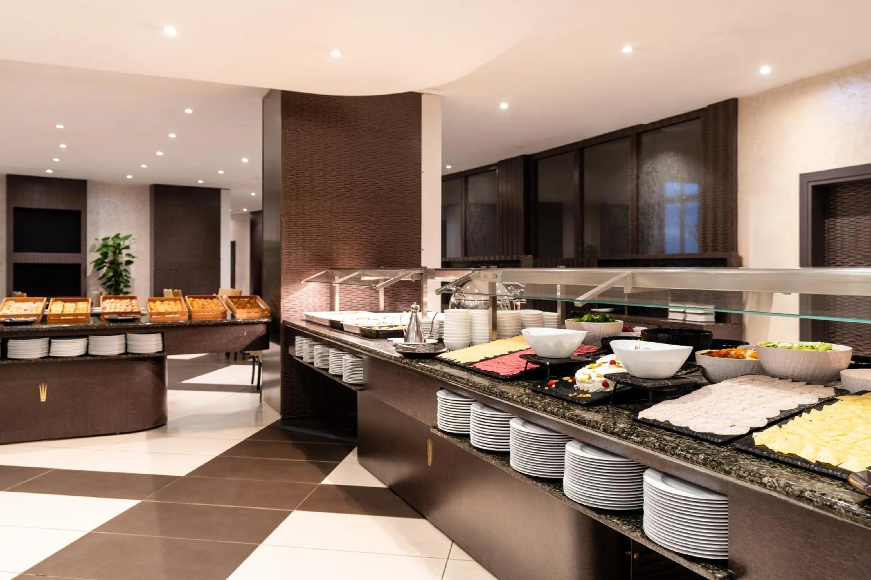 Buffet breakfast in Kenzi Solazur