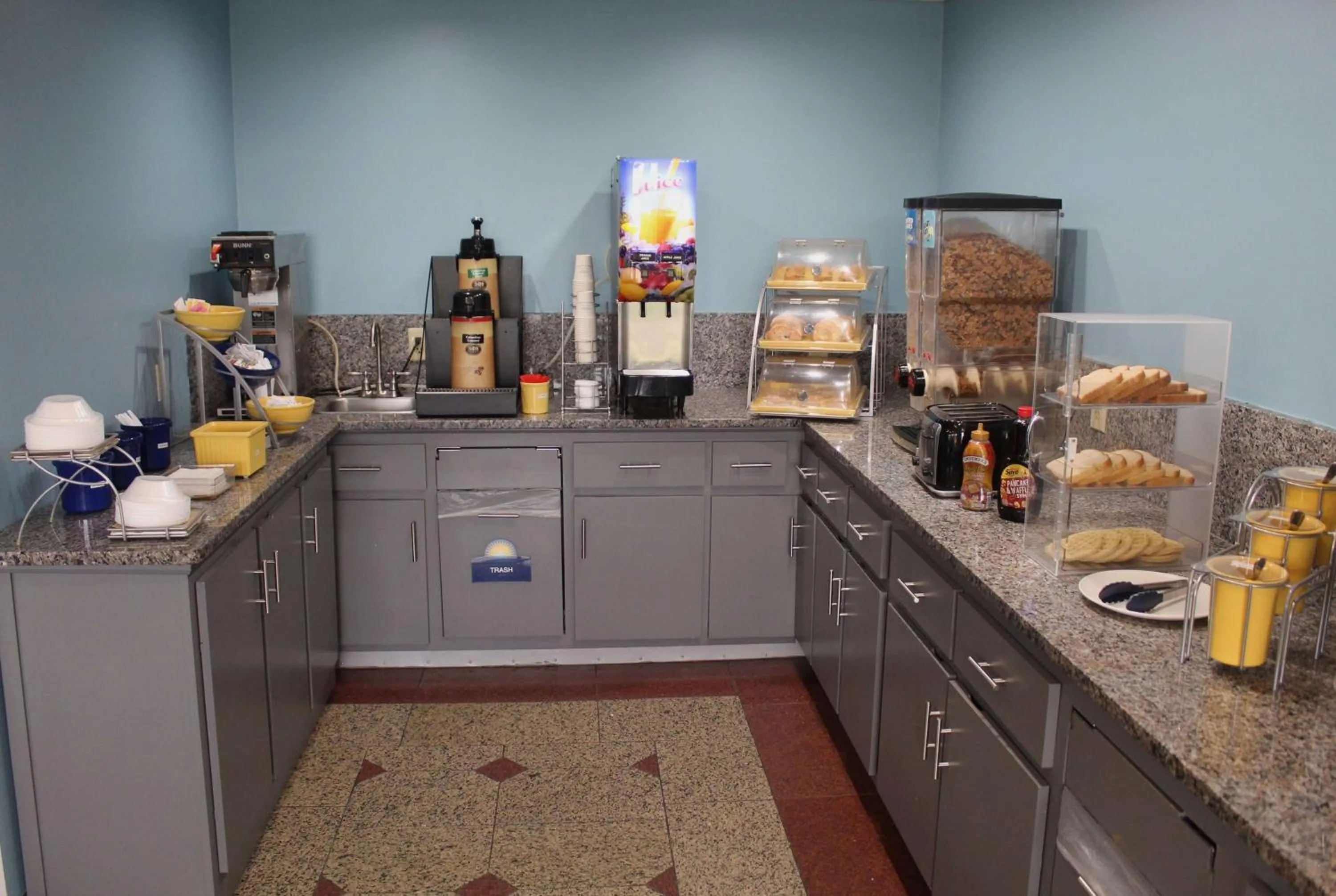 Property building in Days Inn by Wyndham Franklin