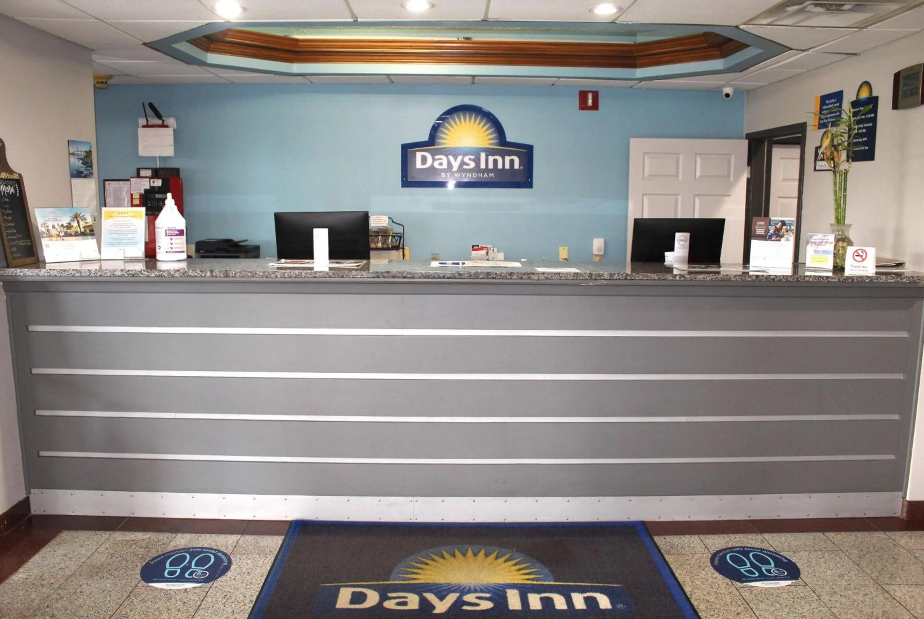 Lobby or reception in Days Inn by Wyndham Franklin