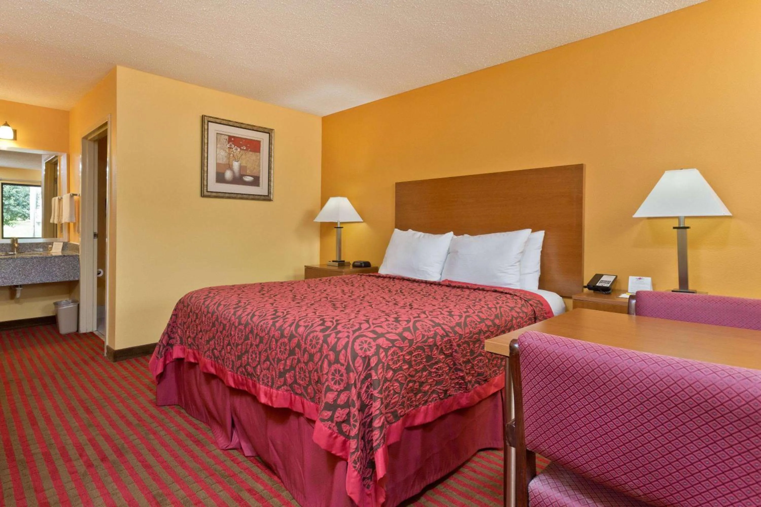 Photo of the whole room, Bed in Days Inn by Wyndham Franklin