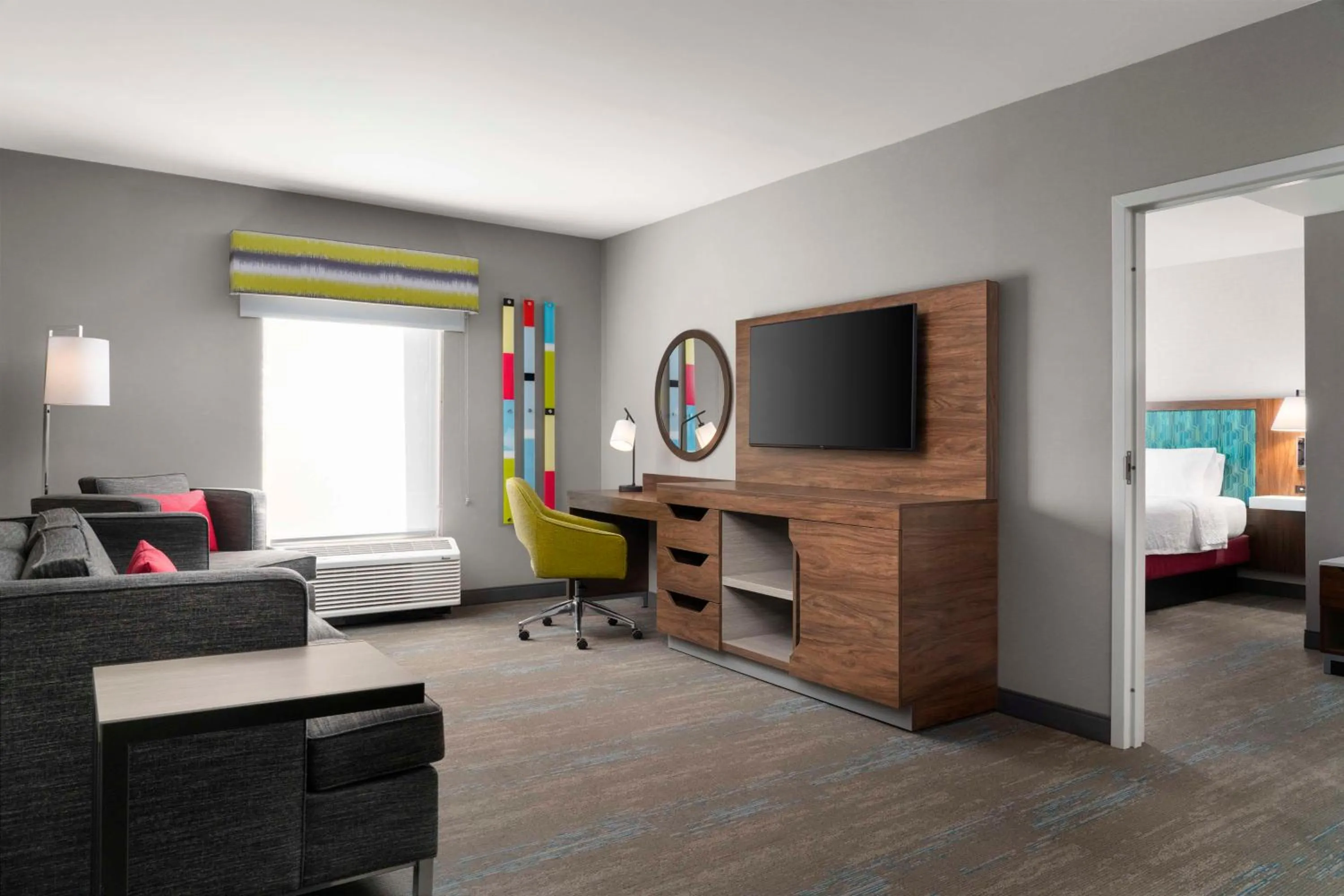 Bedroom, Bed in Hampton Inn Chicopee - Springfield