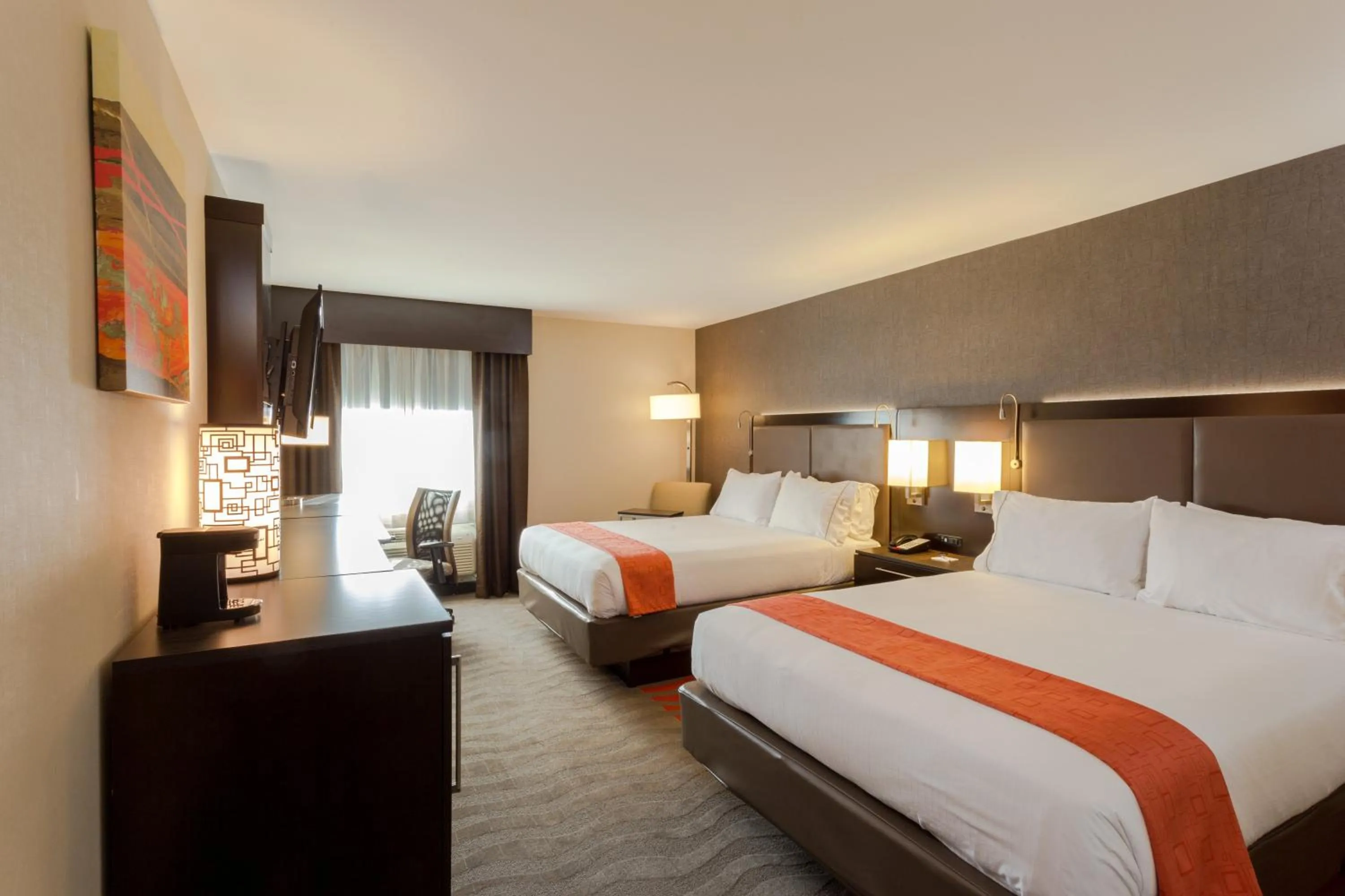 Photo of the whole room, Bed in Holiday Inn Express Baltimore West - Catonsville by IHG