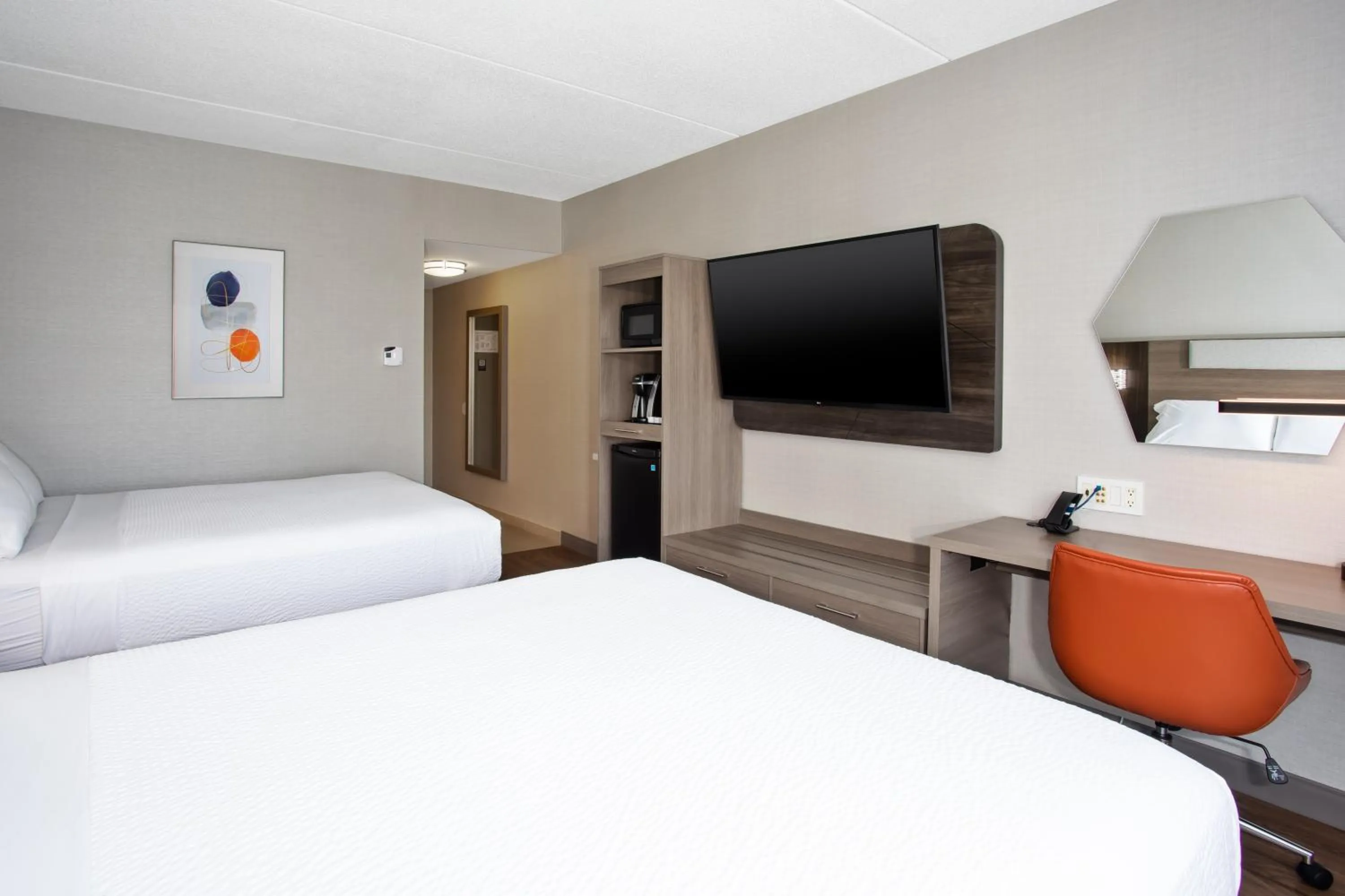 Bed in Holiday Inn Express Kingston Central by IHG