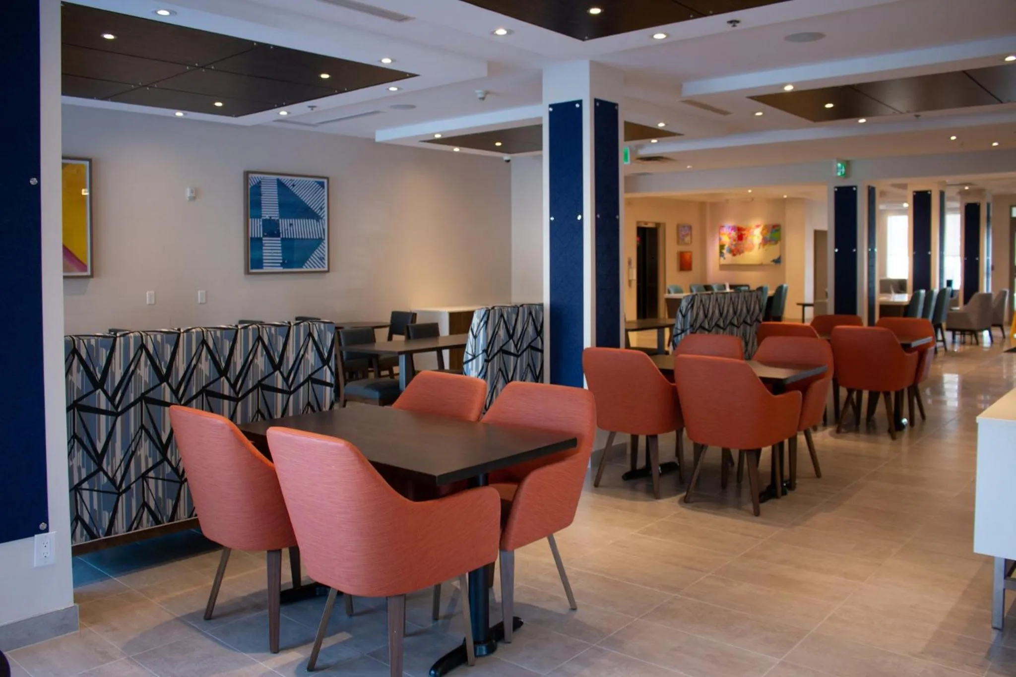 Breakfast in Holiday Inn Express Kingston Central by IHG