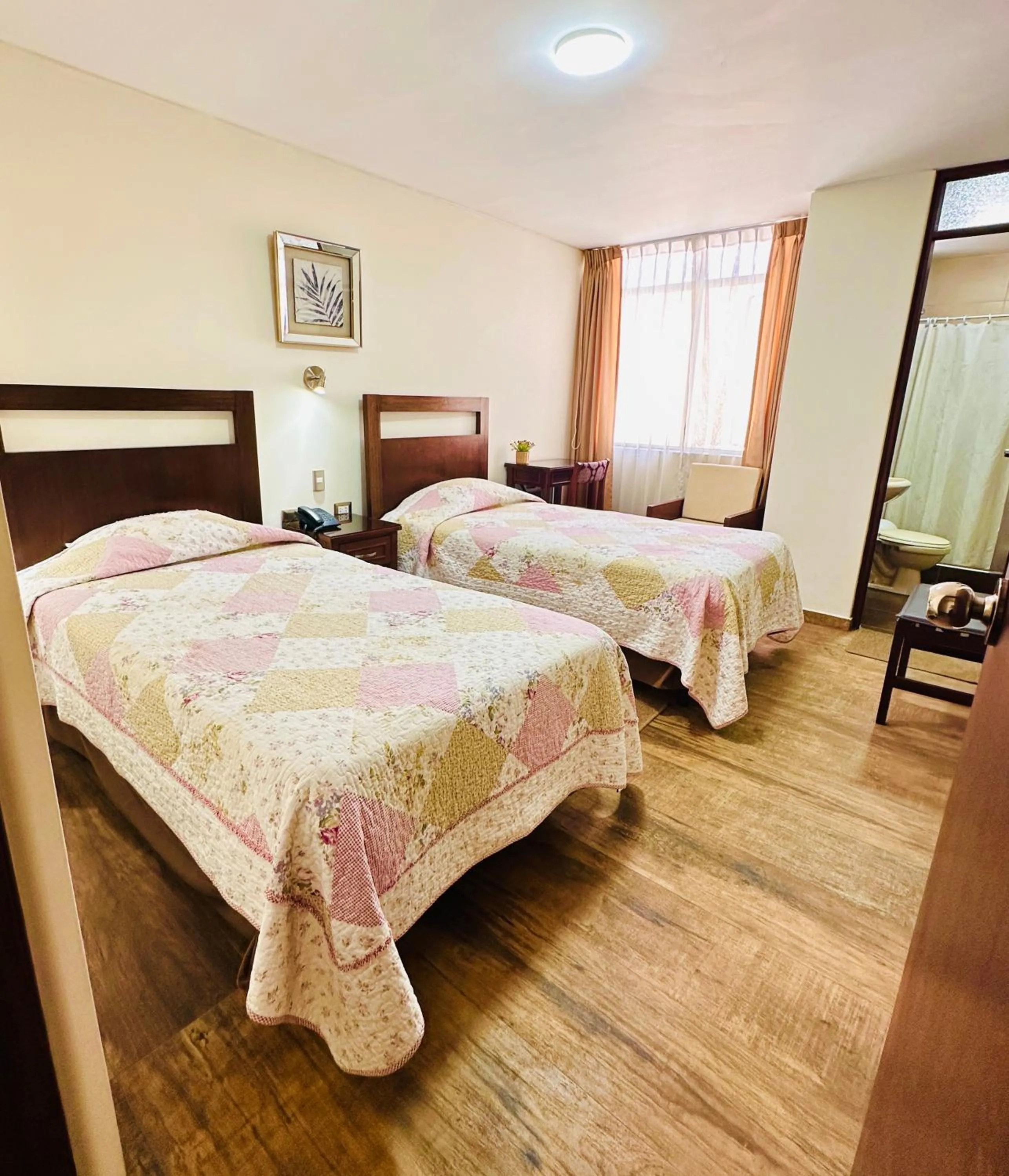 Photo of the whole room, Bed in Arequipa Inn