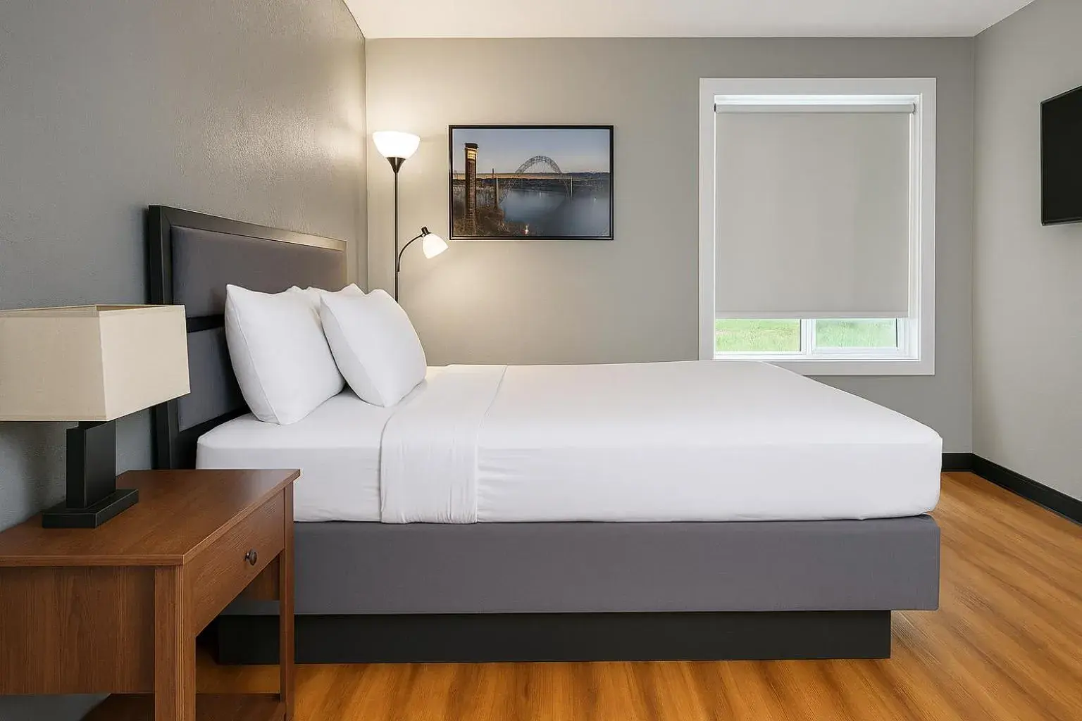 Queen Room - Disability Access in Sunnyside Inn and Suites Queen Room - Disability Access in Sunnyside Inn and Suites