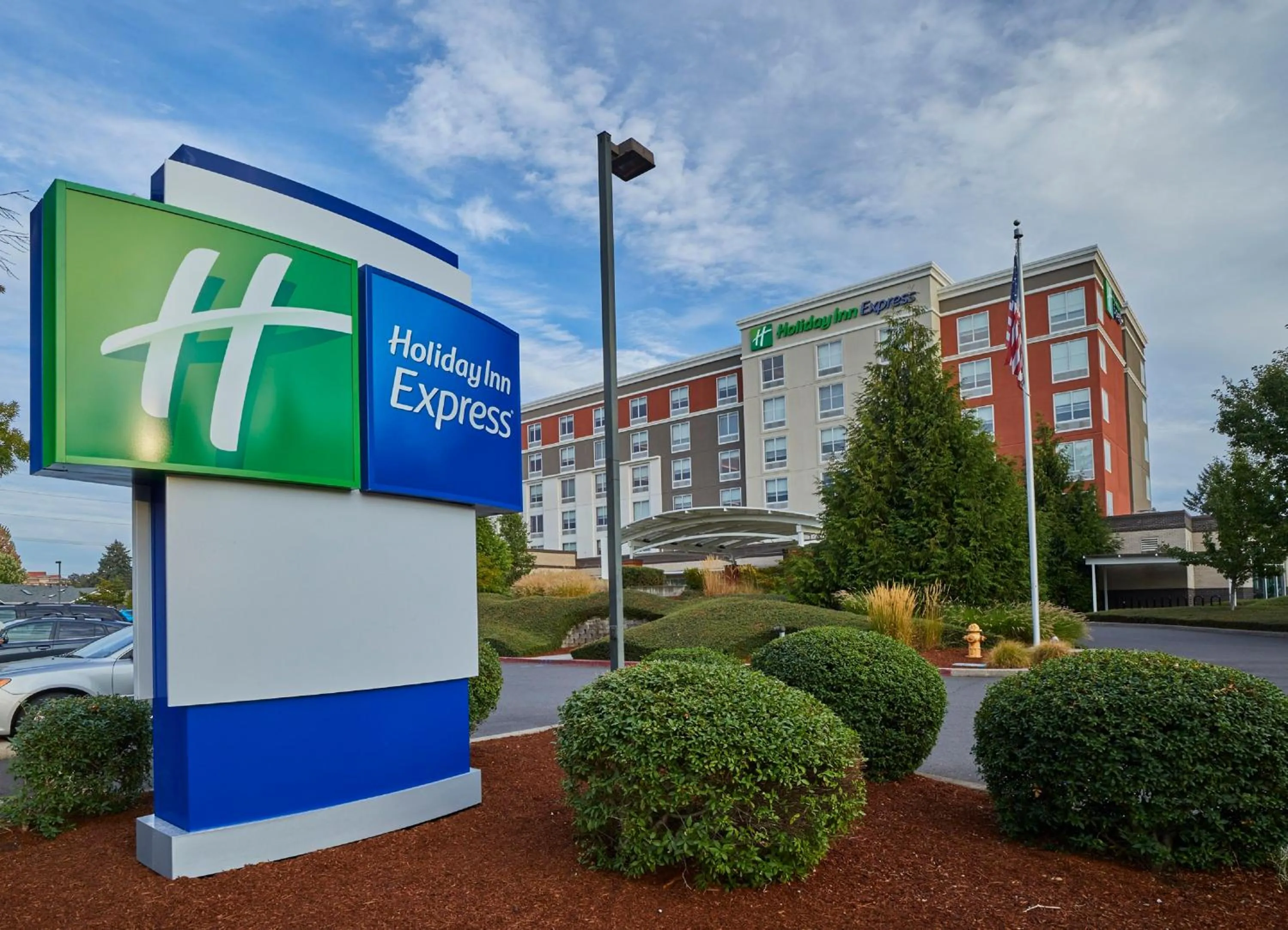 Property building in Holiday Inn Express : Eugene - Springfield by IHG
