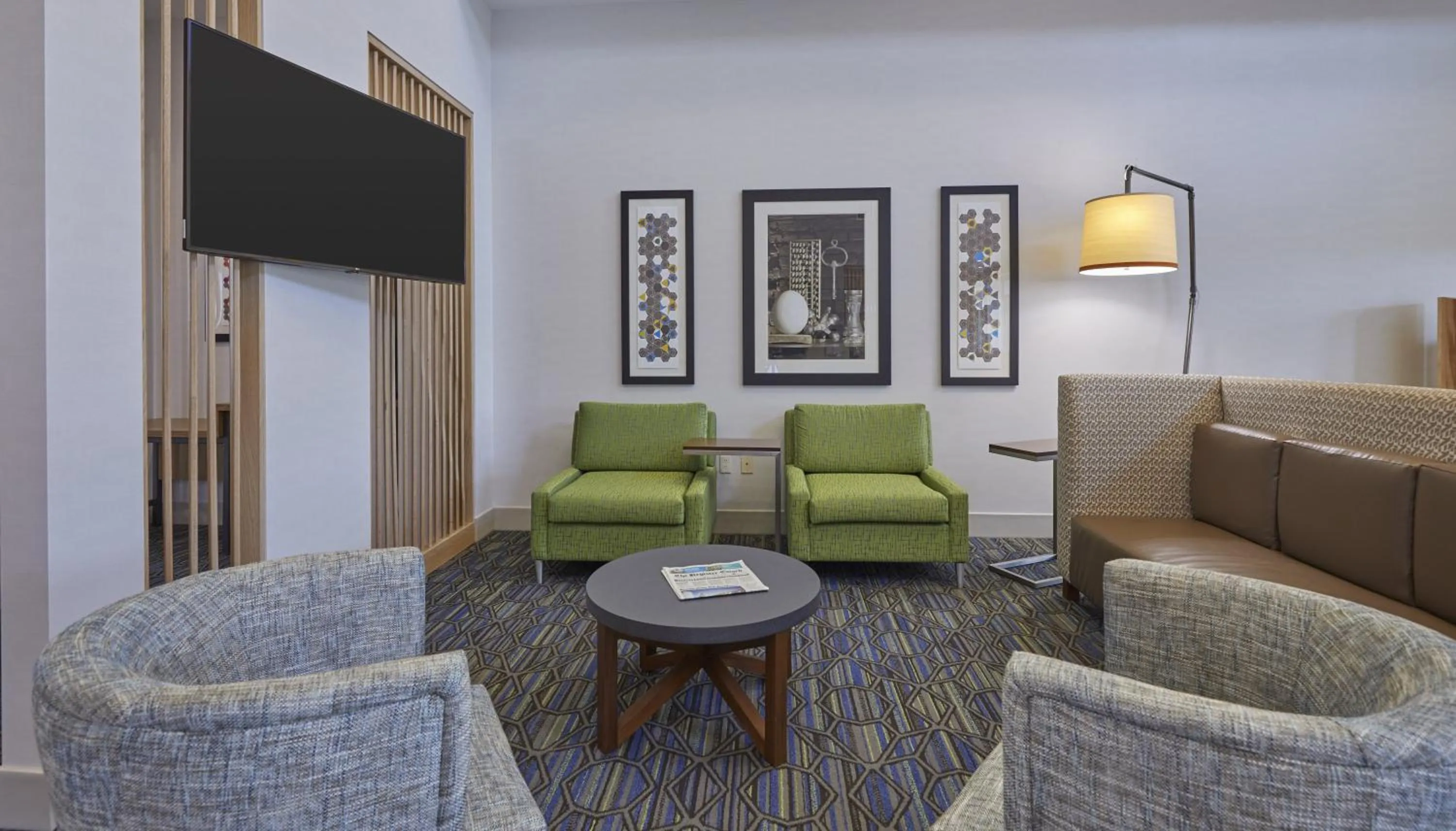Property building in Holiday Inn Express : Eugene - Springfield by IHG